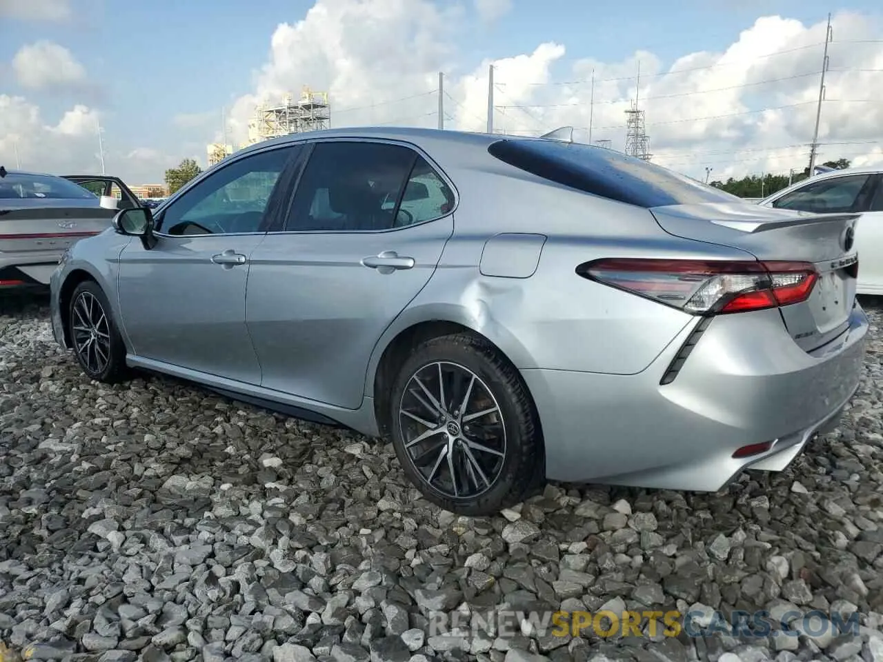 2 Photograph of a damaged car 4T1T11AK1MU568333 TOYOTA CAMRY 2021