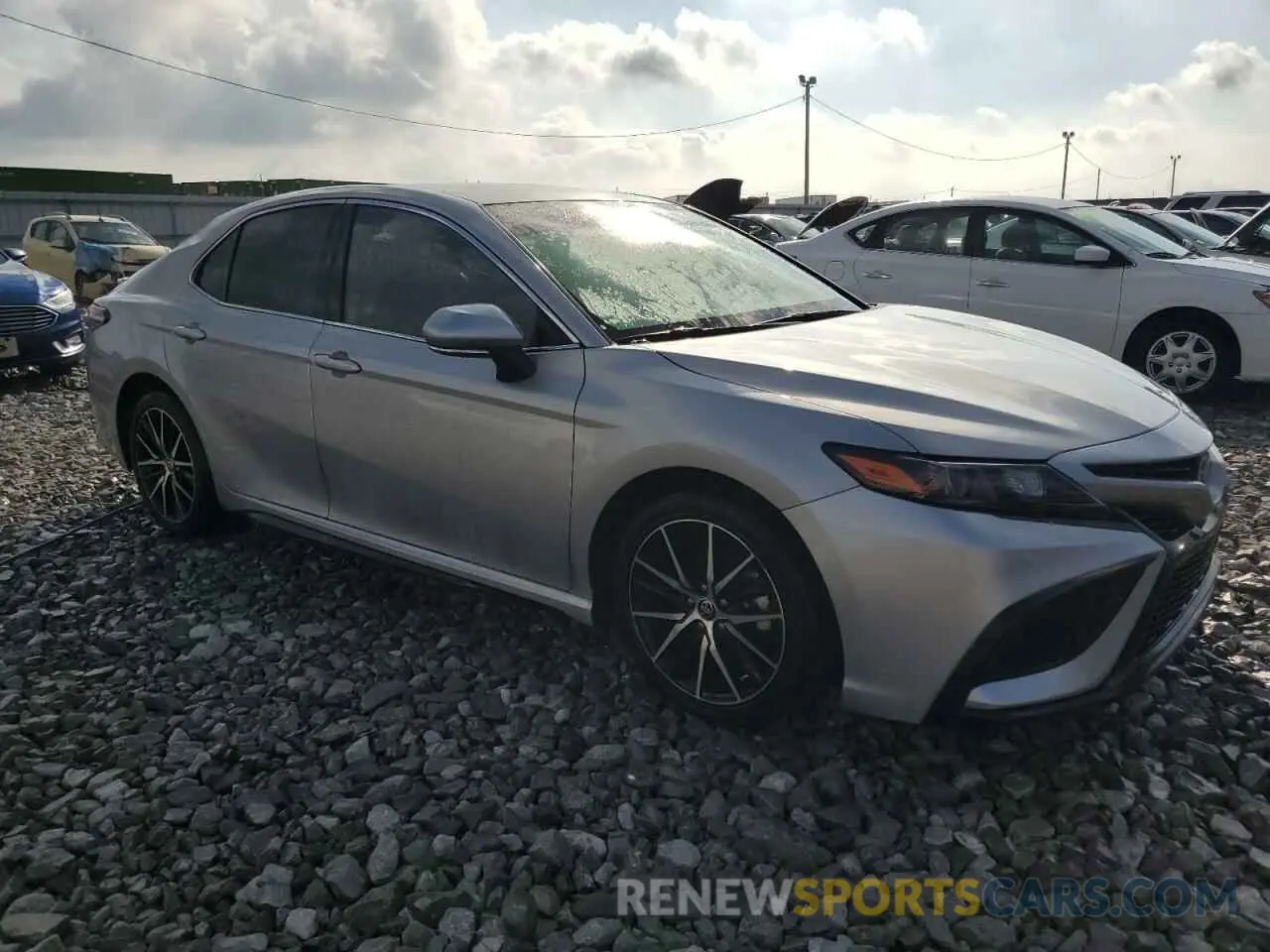 4 Photograph of a damaged car 4T1T11AK1MU568333 TOYOTA CAMRY 2021