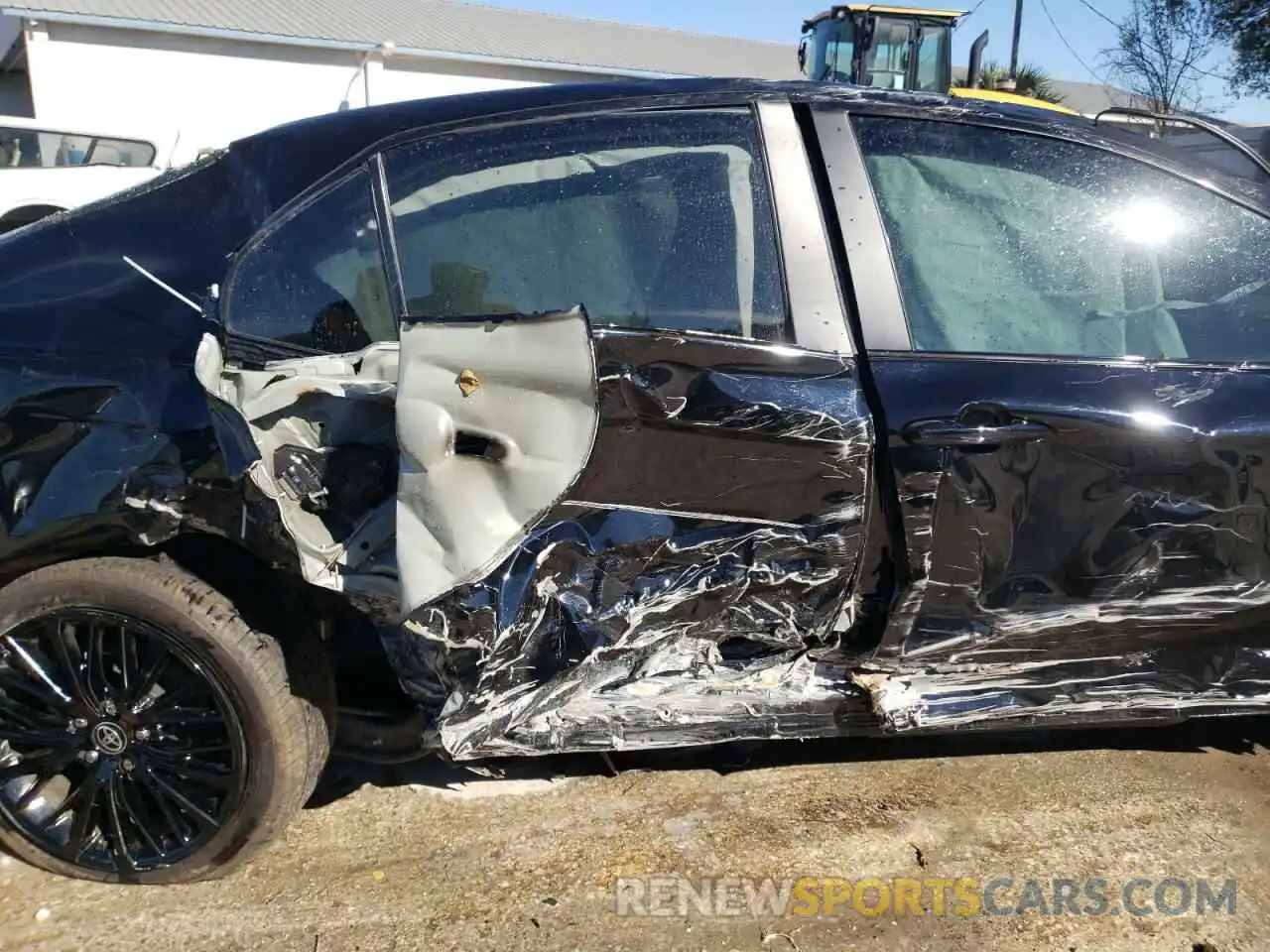 6 Photograph of a damaged car 4T1T11AK2MU404962 TOYOTA CAMRY 2021