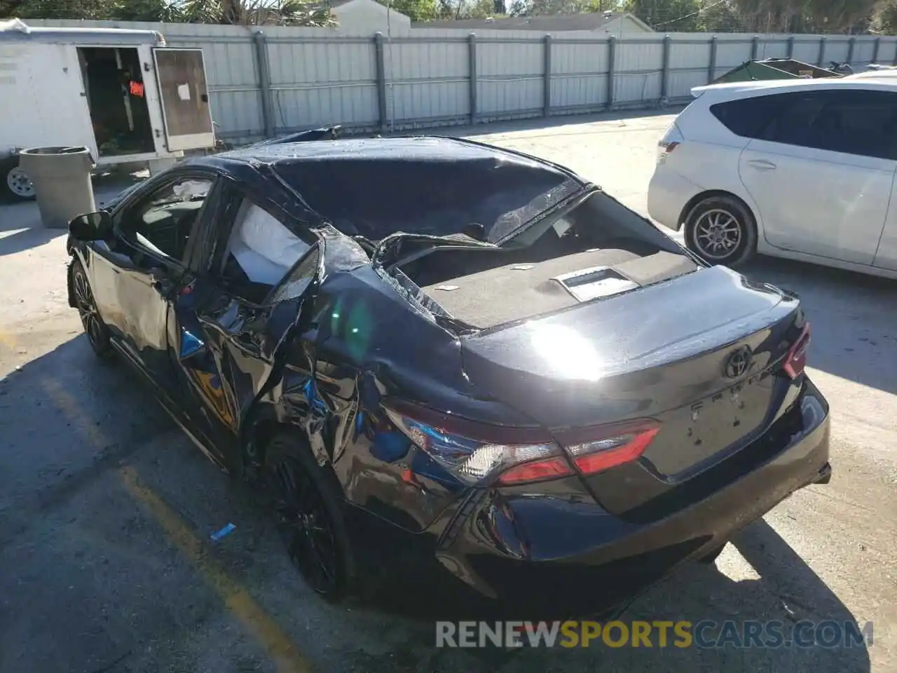 9 Photograph of a damaged car 4T1T11AK2MU404962 TOYOTA CAMRY 2021