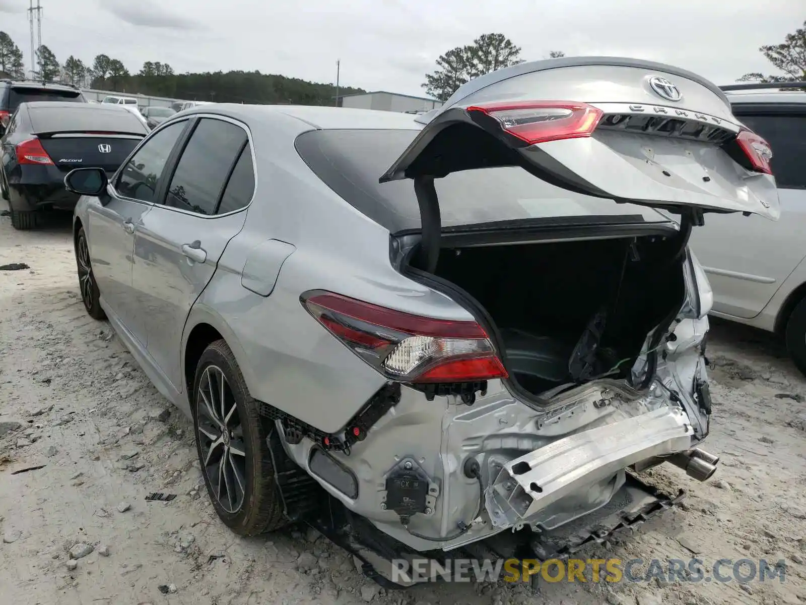 3 Photograph of a damaged car 4T1T11AK2MU436410 TOYOTA CAMRY 2021