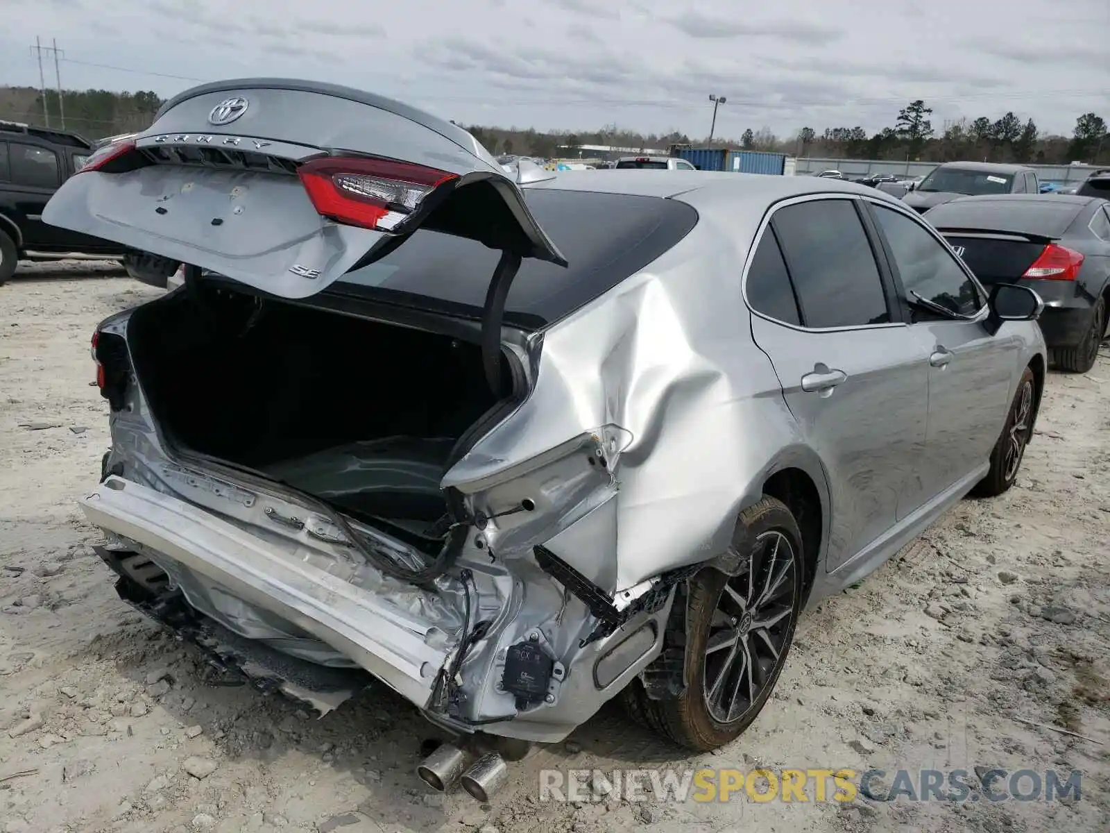 4 Photograph of a damaged car 4T1T11AK2MU436410 TOYOTA CAMRY 2021