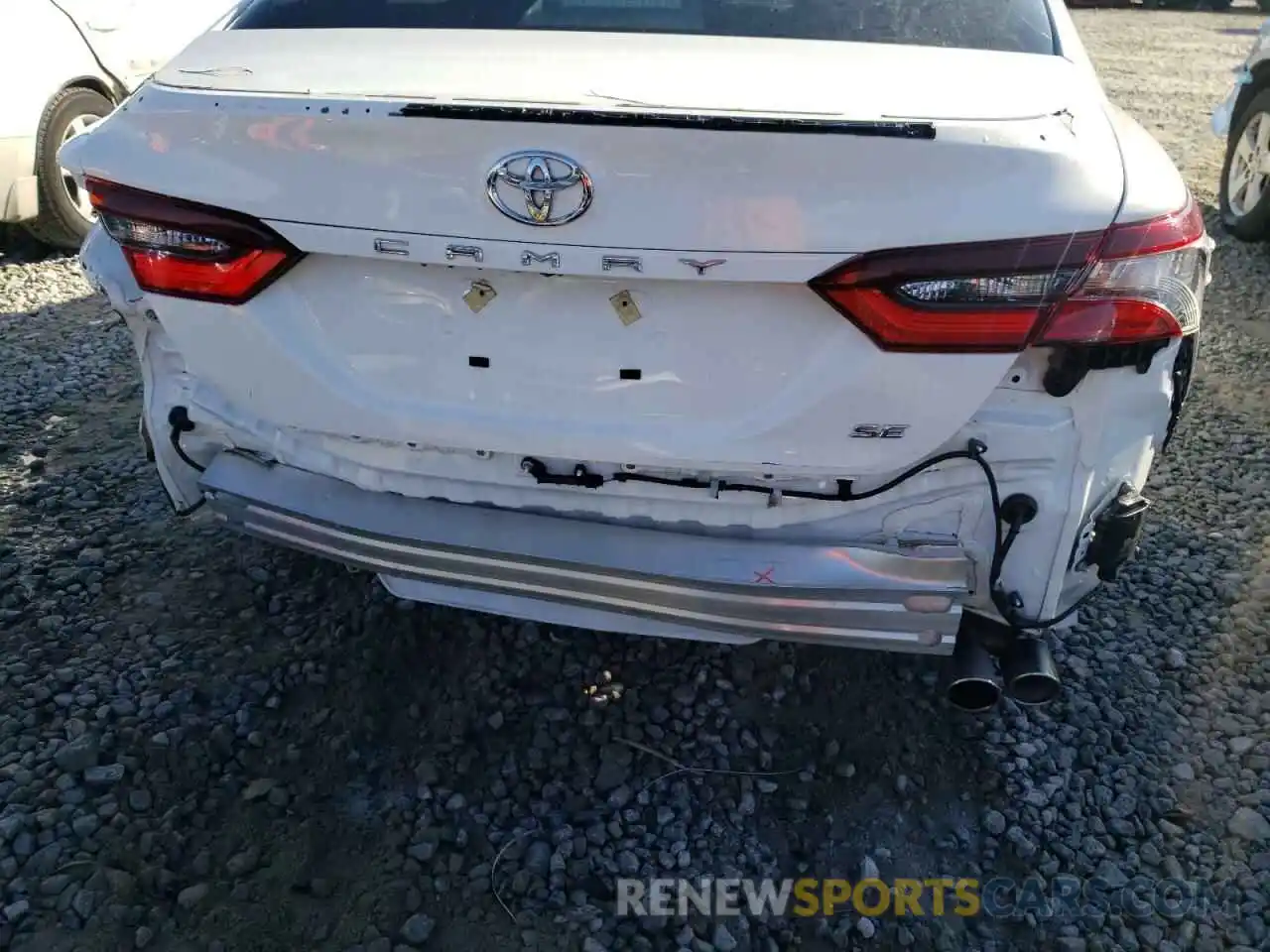 9 Photograph of a damaged car 4T1T11AK2MU481752 TOYOTA CAMRY 2021