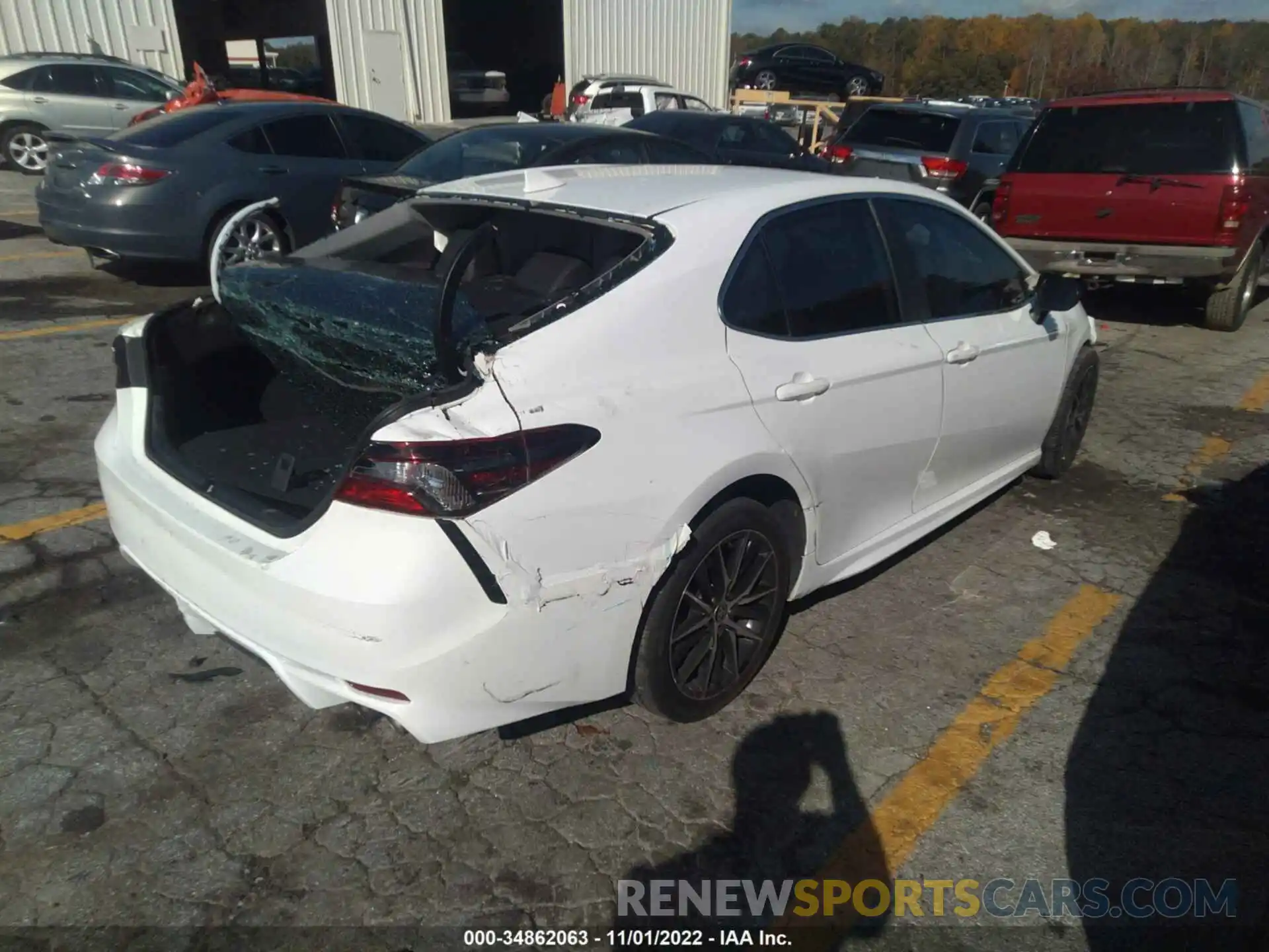 4 Photograph of a damaged car 4T1T11AK2MU514426 TOYOTA CAMRY 2021