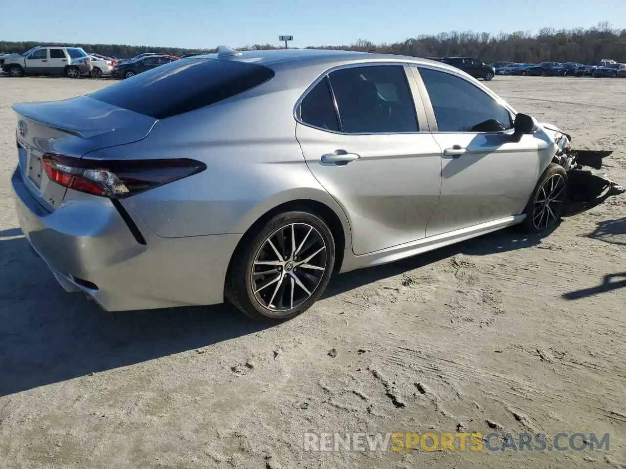 3 Photograph of a damaged car 4T1T11AK2MU527693 TOYOTA CAMRY 2021