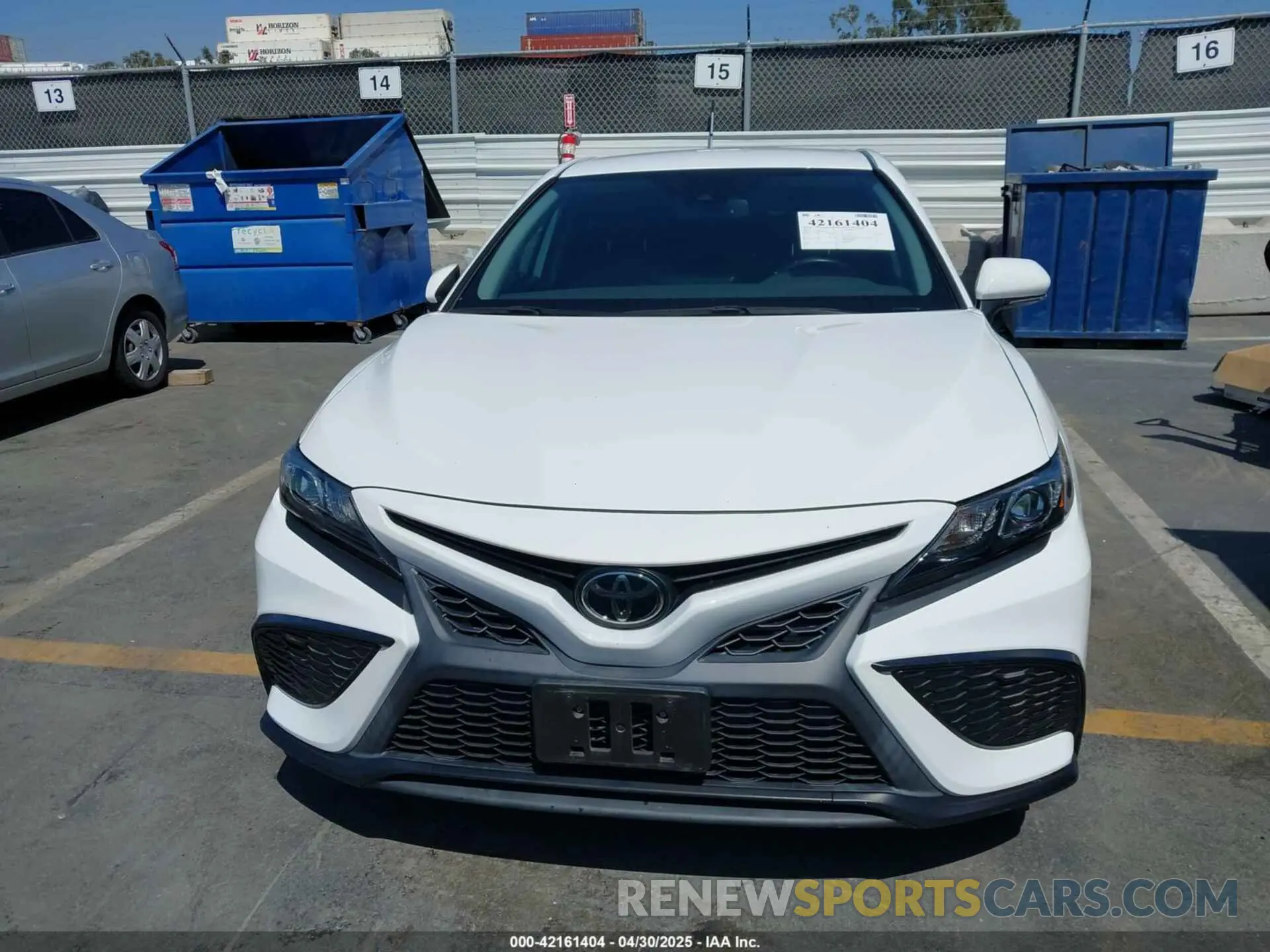 12 Photograph of a damaged car 4T1T11AK2MU563383 TOYOTA CAMRY 2021