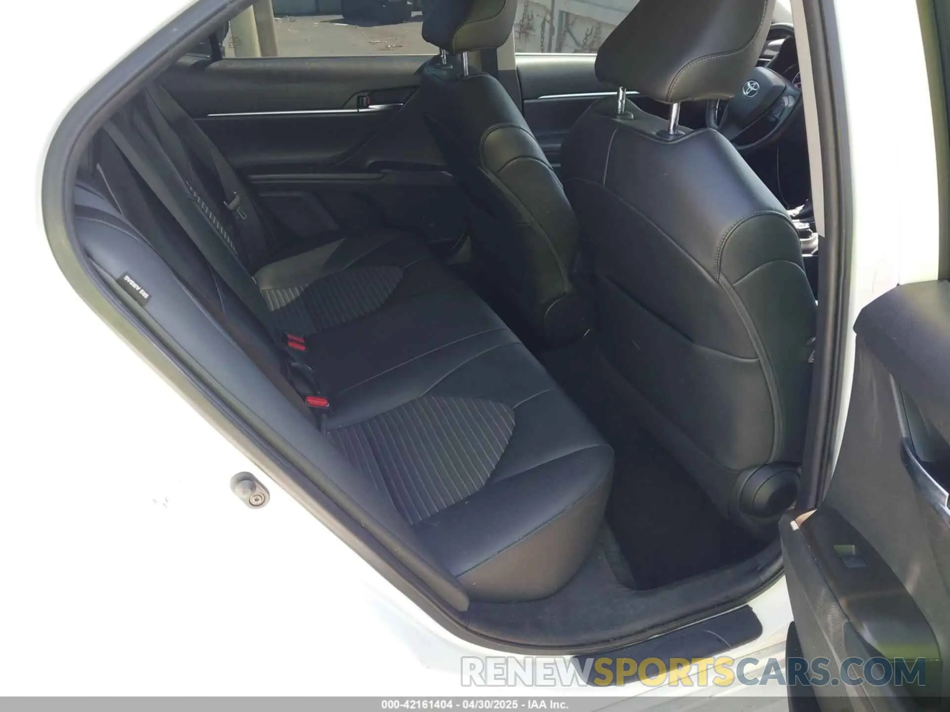 8 Photograph of a damaged car 4T1T11AK2MU563383 TOYOTA CAMRY 2021