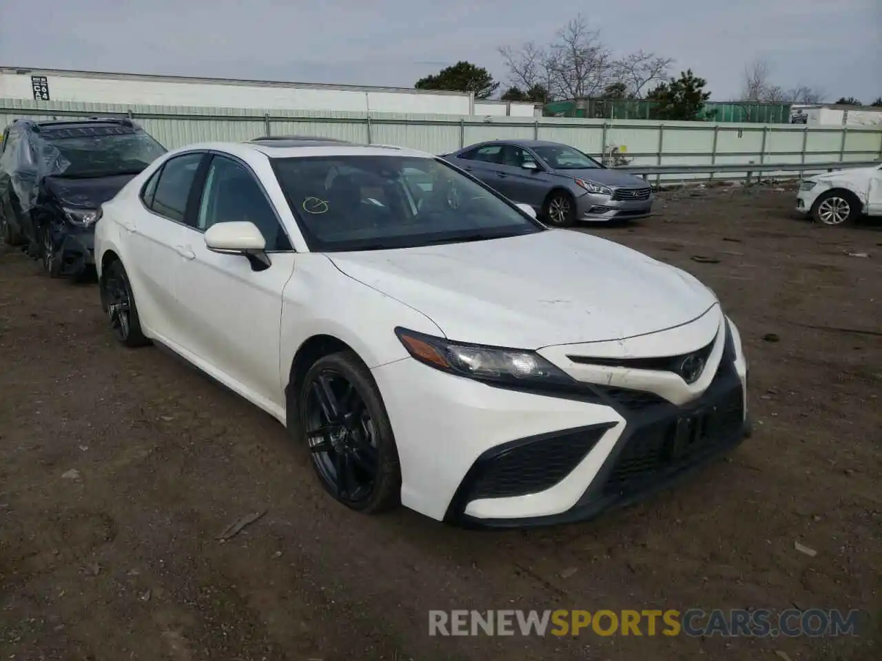 1 Photograph of a damaged car 4T1T11AK2MU564727 TOYOTA CAMRY 2021