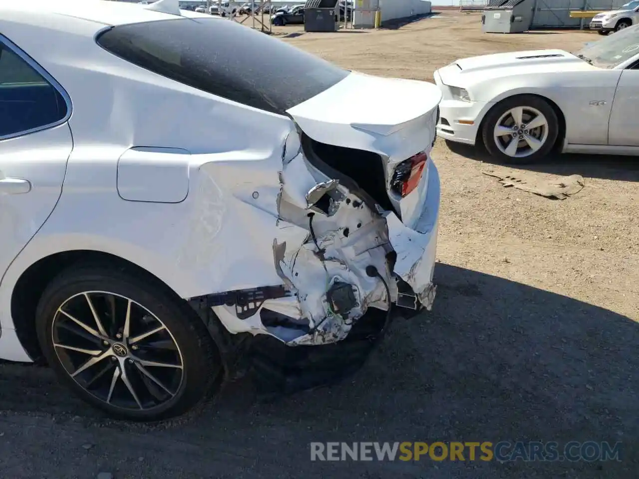 9 Photograph of a damaged car 4T1T11AK3MU440479 TOYOTA CAMRY 2021