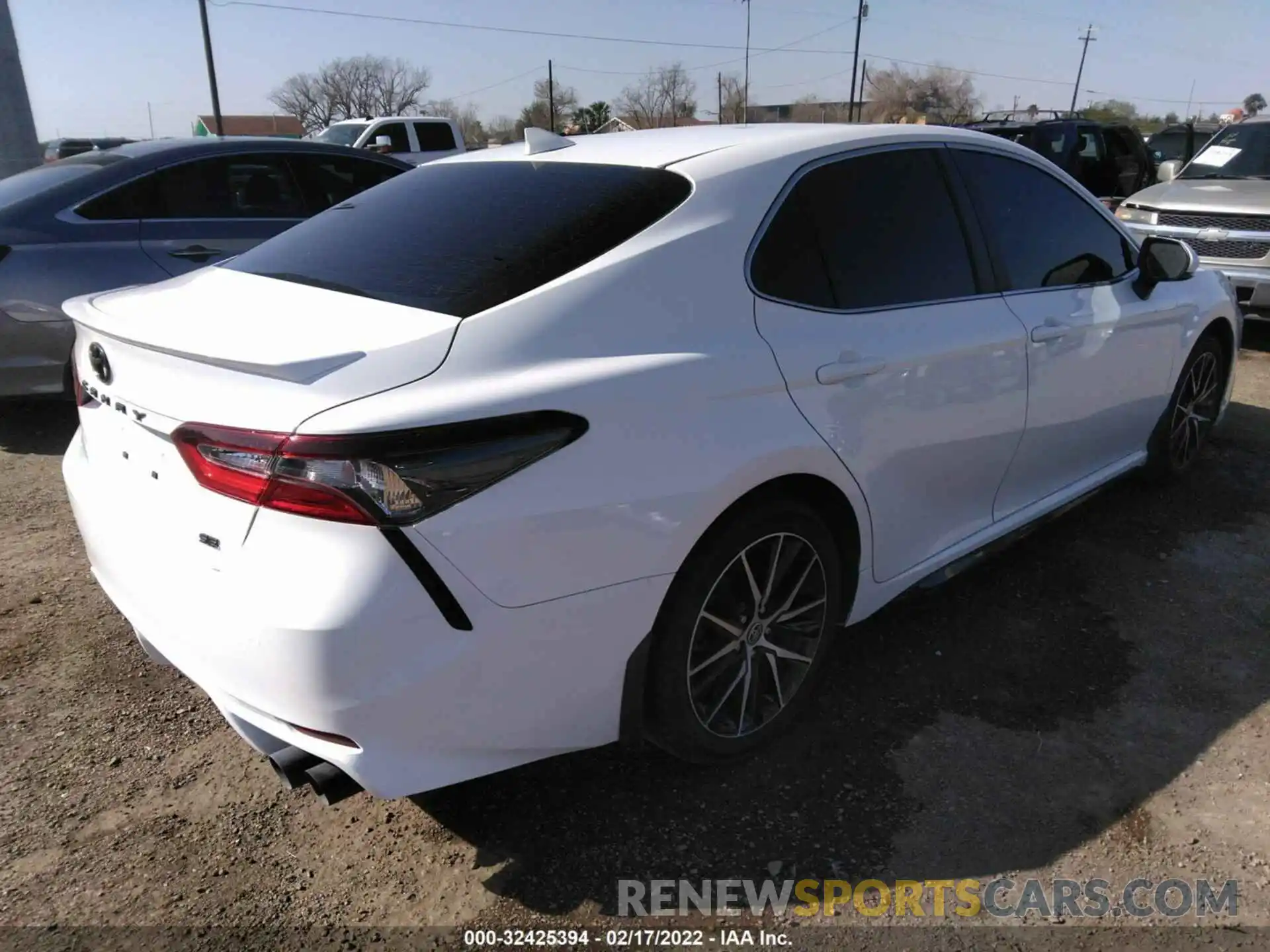 4 Photograph of a damaged car 4T1T11AK3MU493182 TOYOTA CAMRY 2021