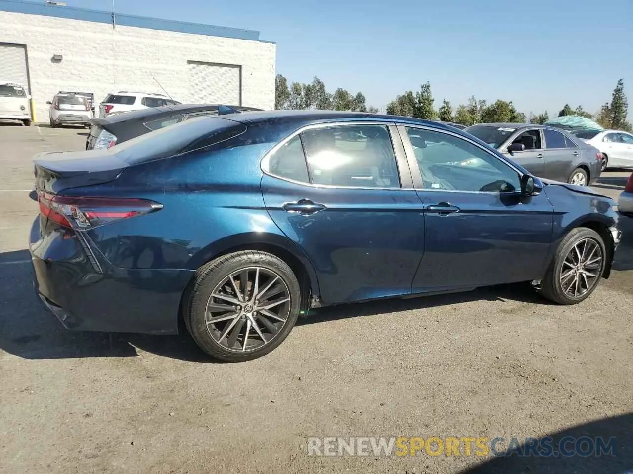 3 Photograph of a damaged car 4T1T11AK3MU538394 TOYOTA CAMRY 2021