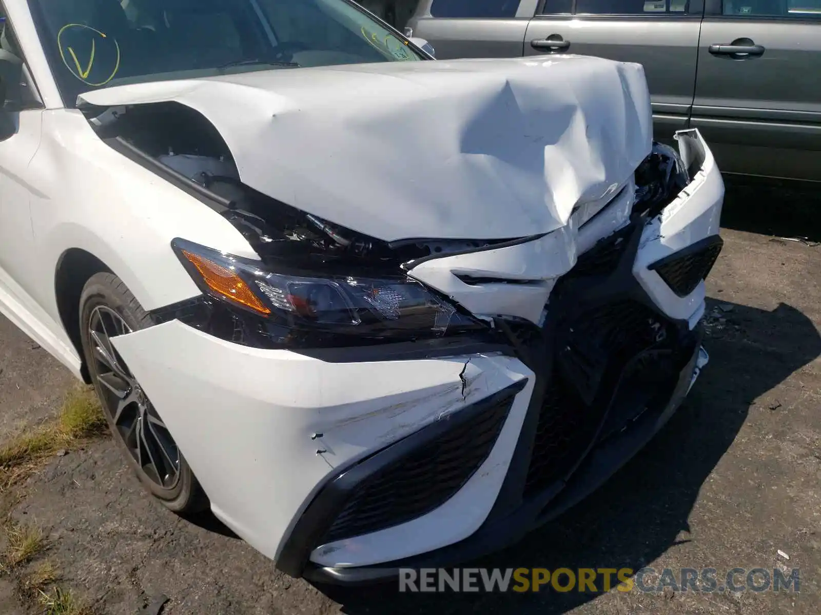 9 Photograph of a damaged car 4T1T11AK3MU604944 TOYOTA CAMRY 2021