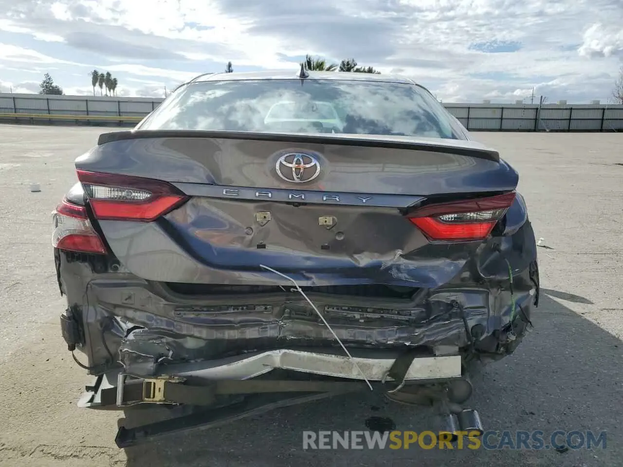 6 Photograph of a damaged car 4T1T11AK4MU495099 TOYOTA CAMRY 2021