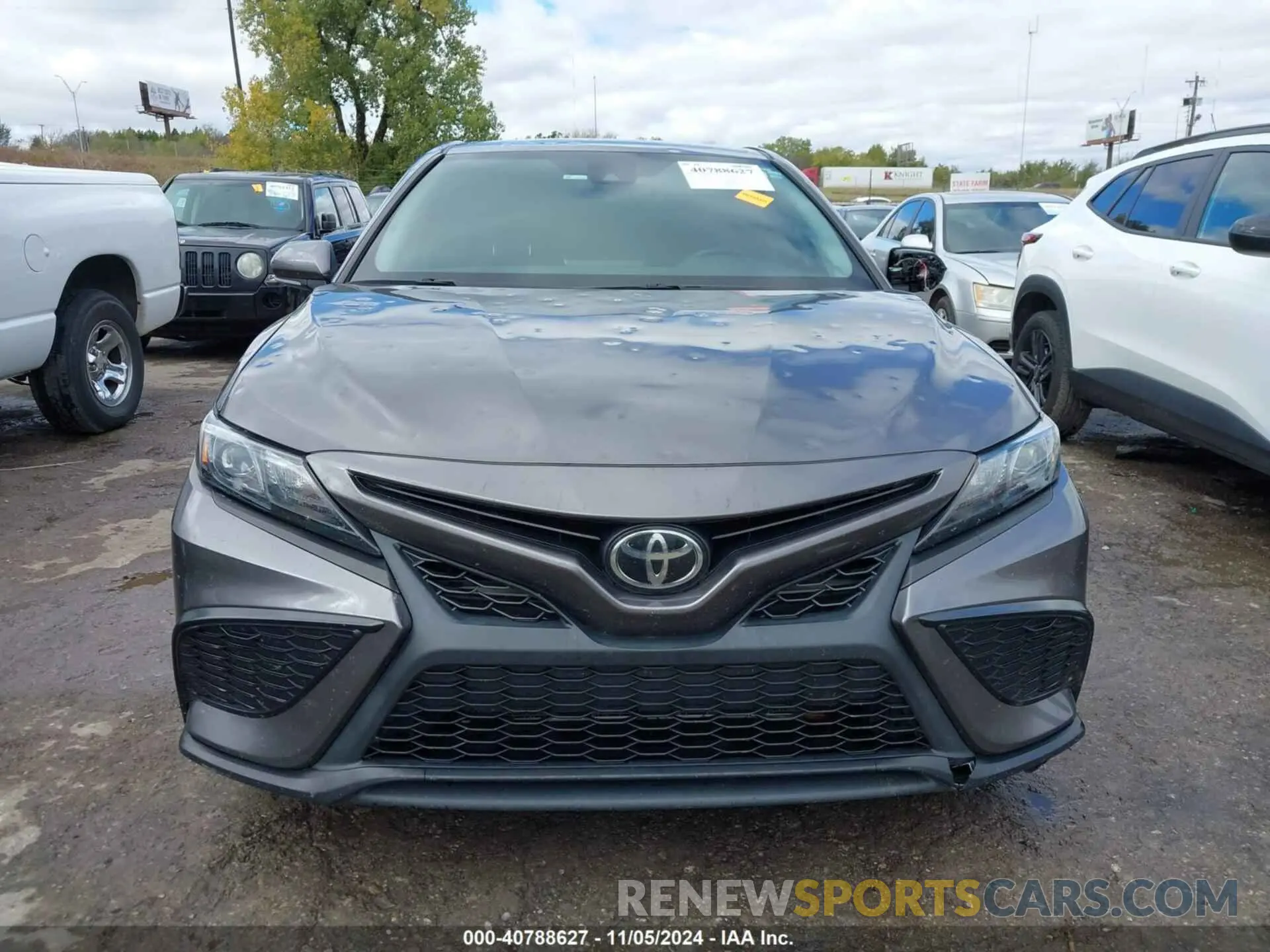 12 Photograph of a damaged car 4T1T11AK4MU533933 TOYOTA CAMRY 2021