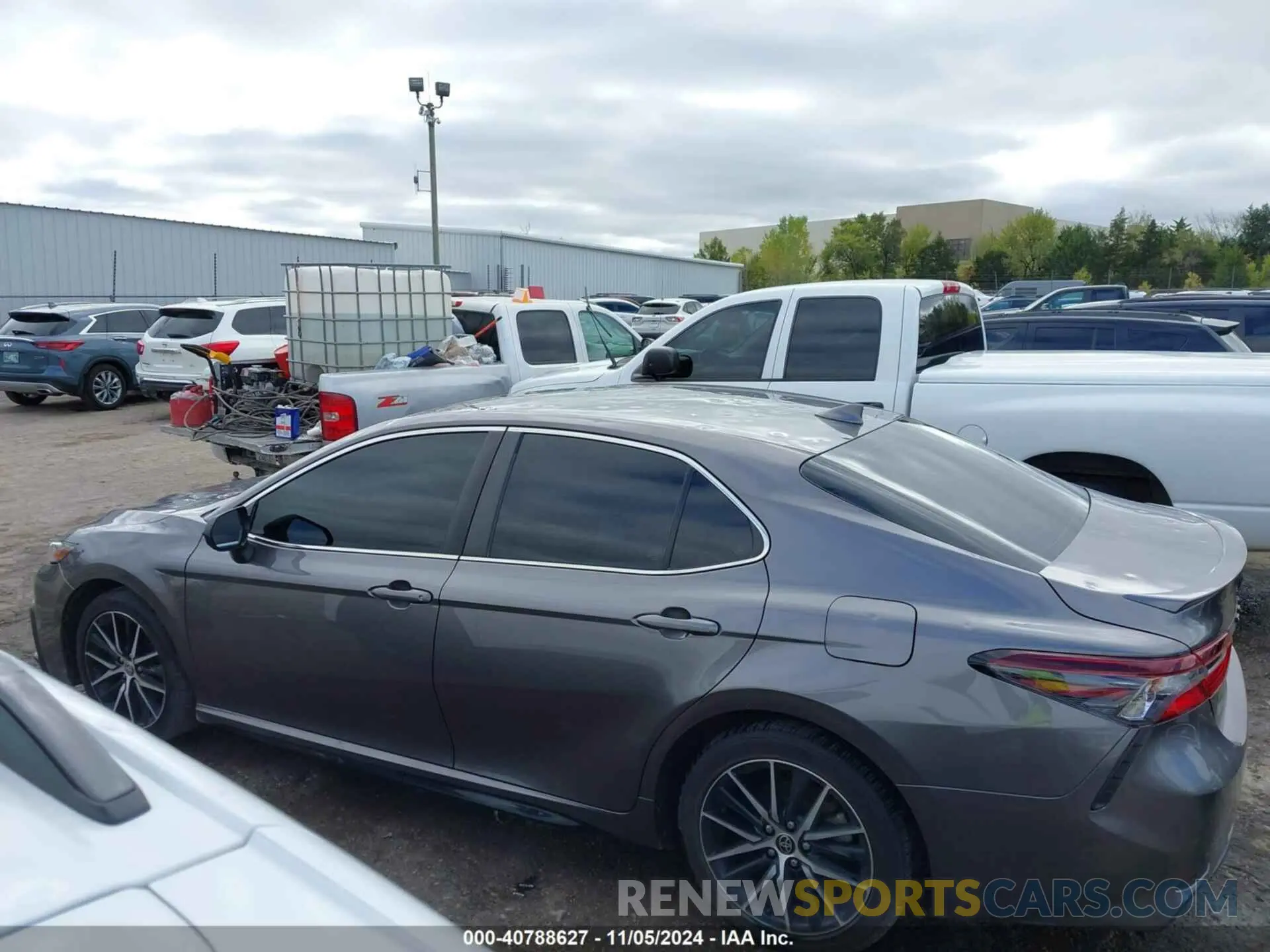 14 Photograph of a damaged car 4T1T11AK4MU533933 TOYOTA CAMRY 2021