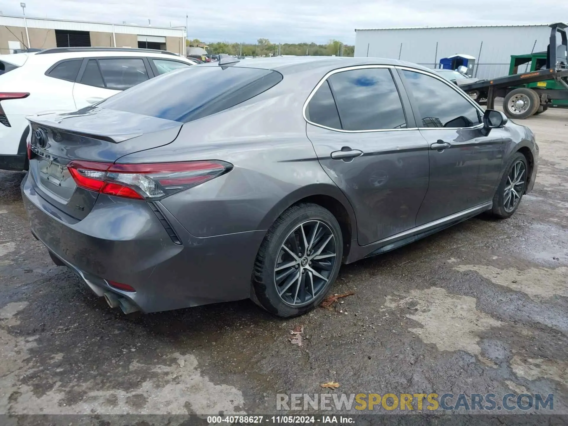 4 Photograph of a damaged car 4T1T11AK4MU533933 TOYOTA CAMRY 2021