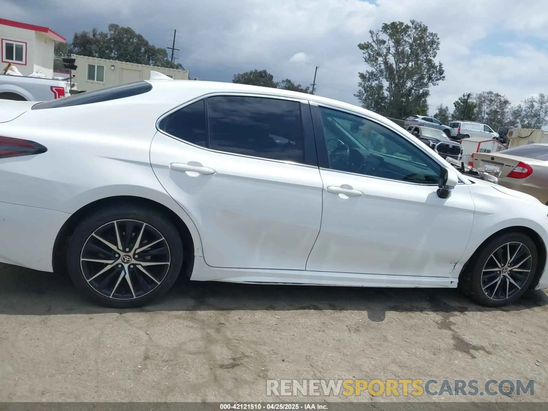 13 Photograph of a damaged car 4T1T11AK4MU603821 TOYOTA CAMRY 2021