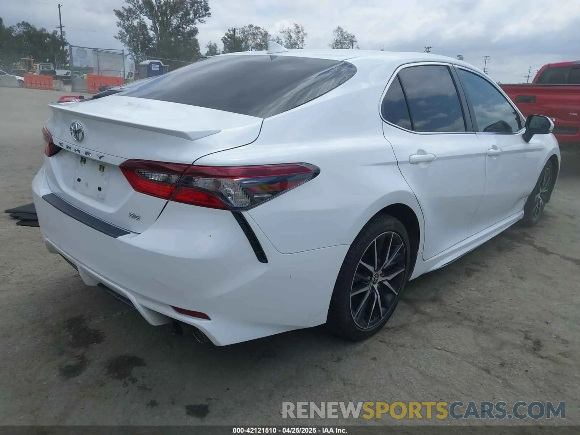 4 Photograph of a damaged car 4T1T11AK4MU603821 TOYOTA CAMRY 2021