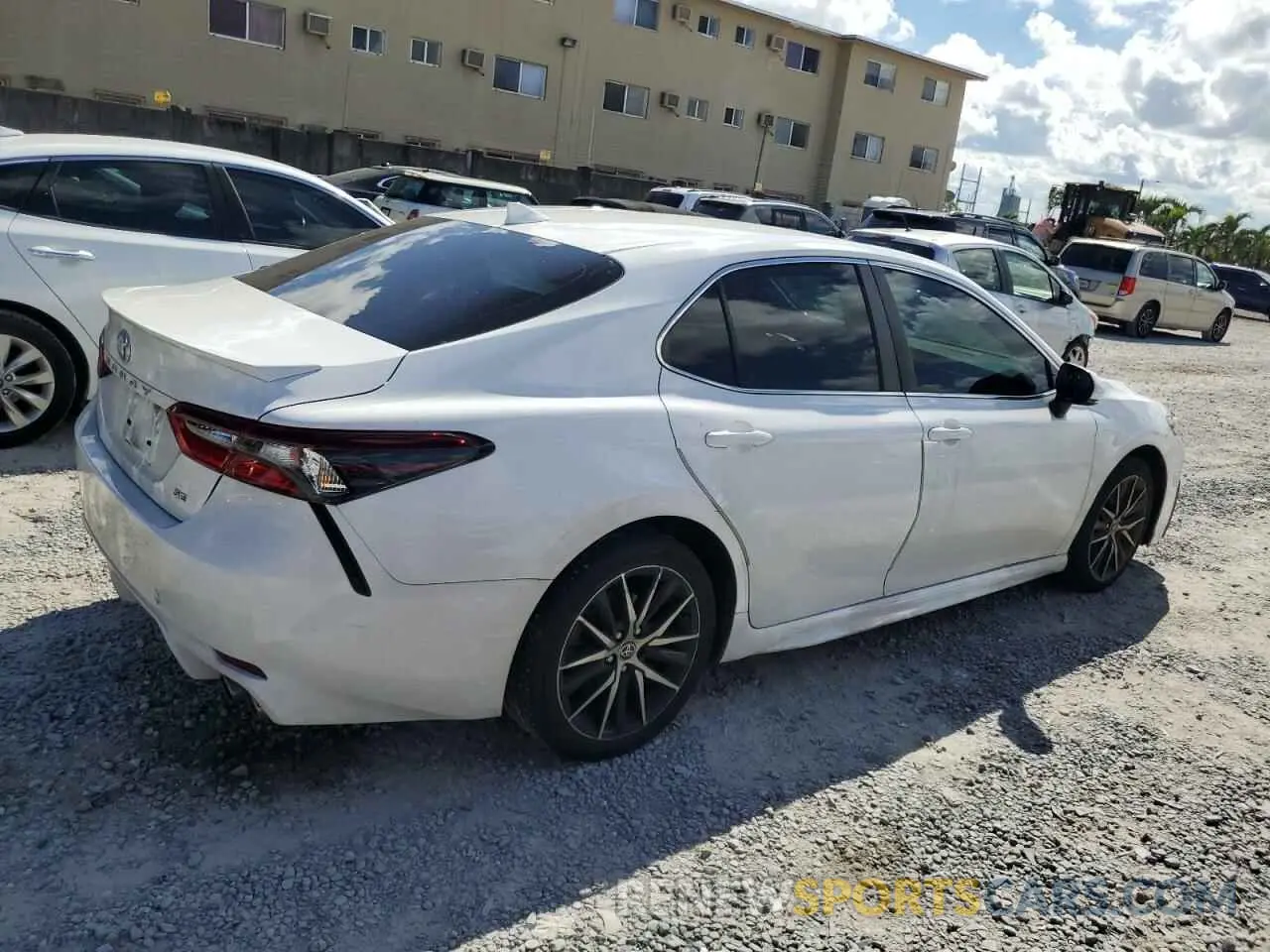 3 Photograph of a damaged car 4T1T11AK4MU607299 TOYOTA CAMRY 2021