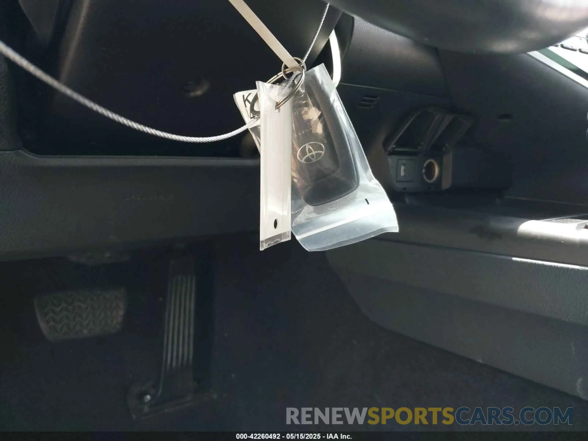 11 Photograph of a damaged car 4T1T11AK4MU617198 TOYOTA CAMRY 2021