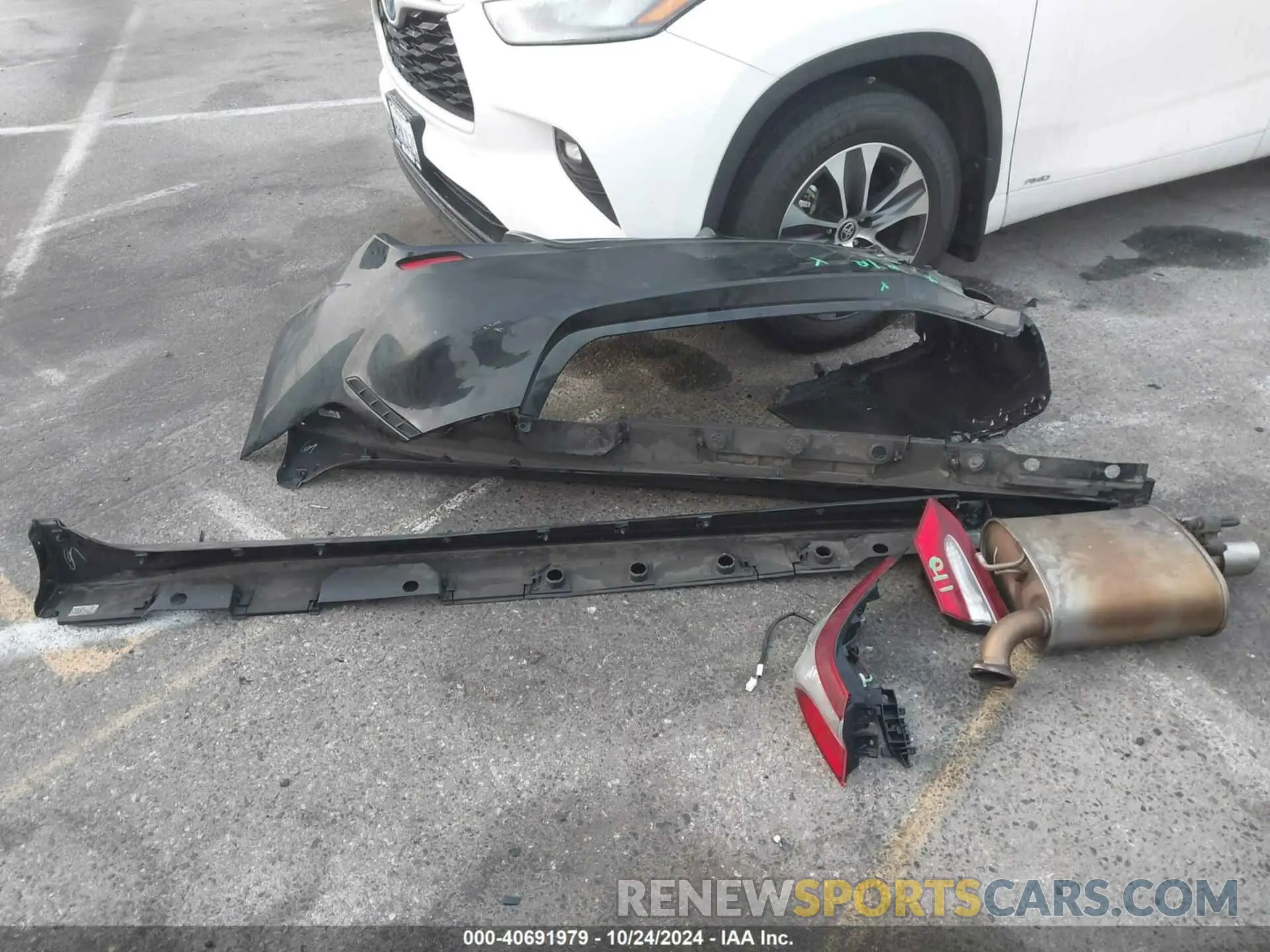 12 Photograph of a damaged car 4T1T11AK5MU481129 TOYOTA CAMRY 2021