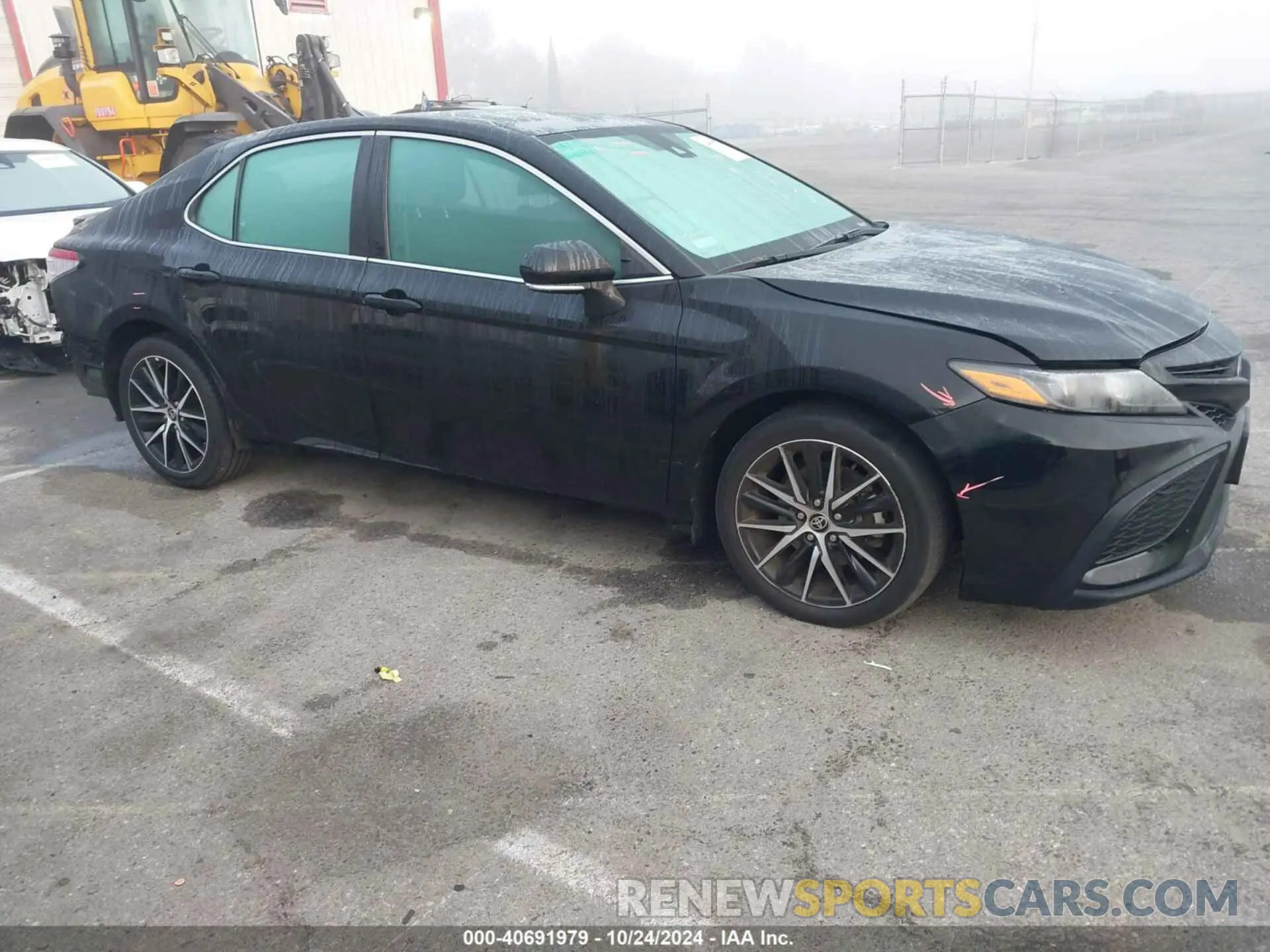 14 Photograph of a damaged car 4T1T11AK5MU481129 TOYOTA CAMRY 2021