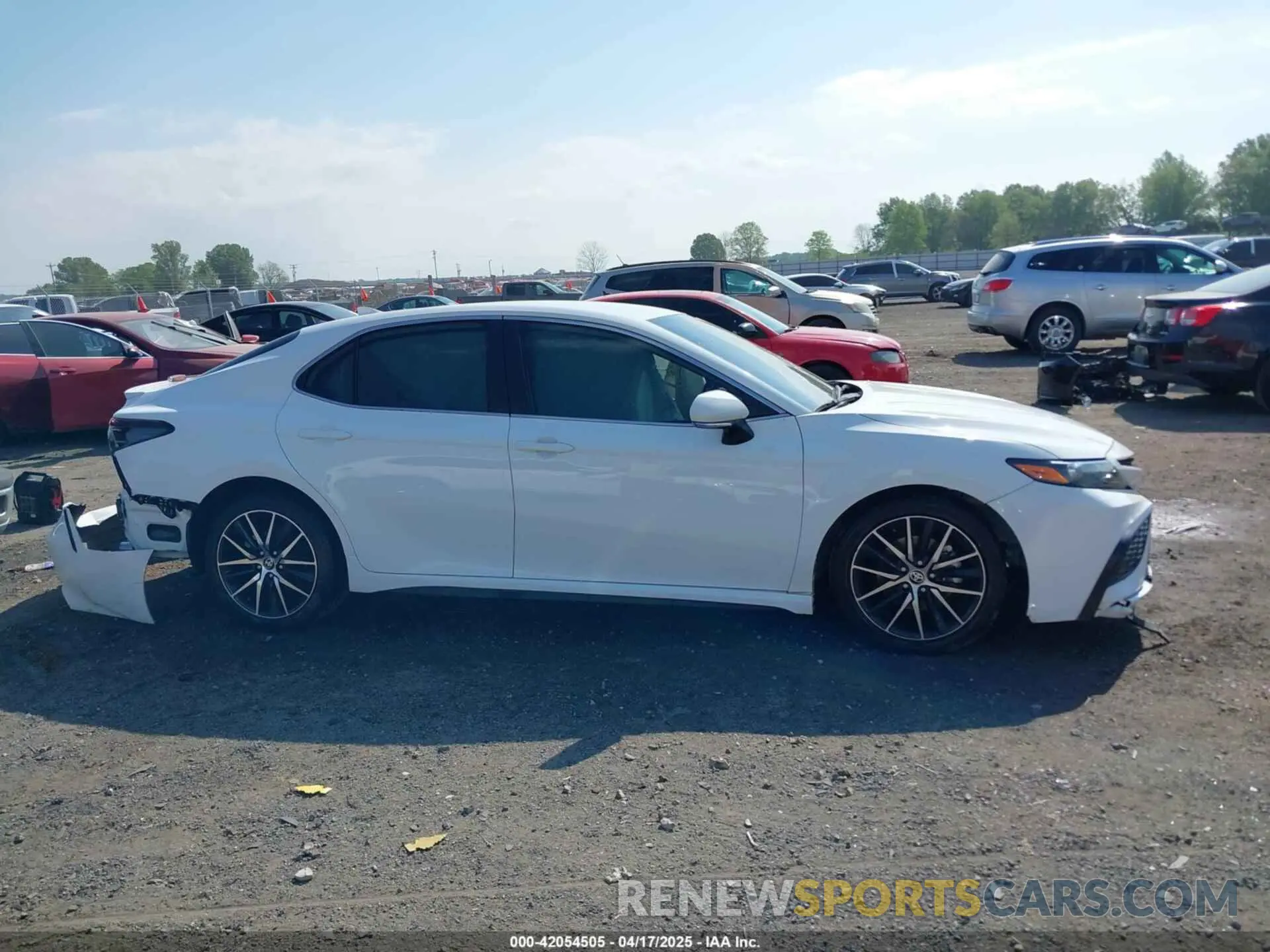 13 Photograph of a damaged car 4T1T11AK5MU549249 TOYOTA CAMRY 2021