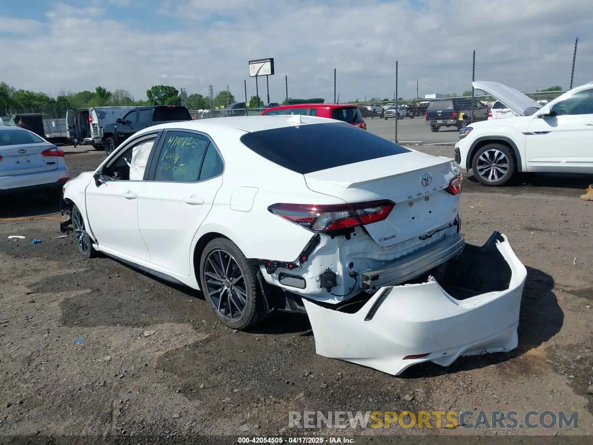3 Photograph of a damaged car 4T1T11AK5MU549249 TOYOTA CAMRY 2021