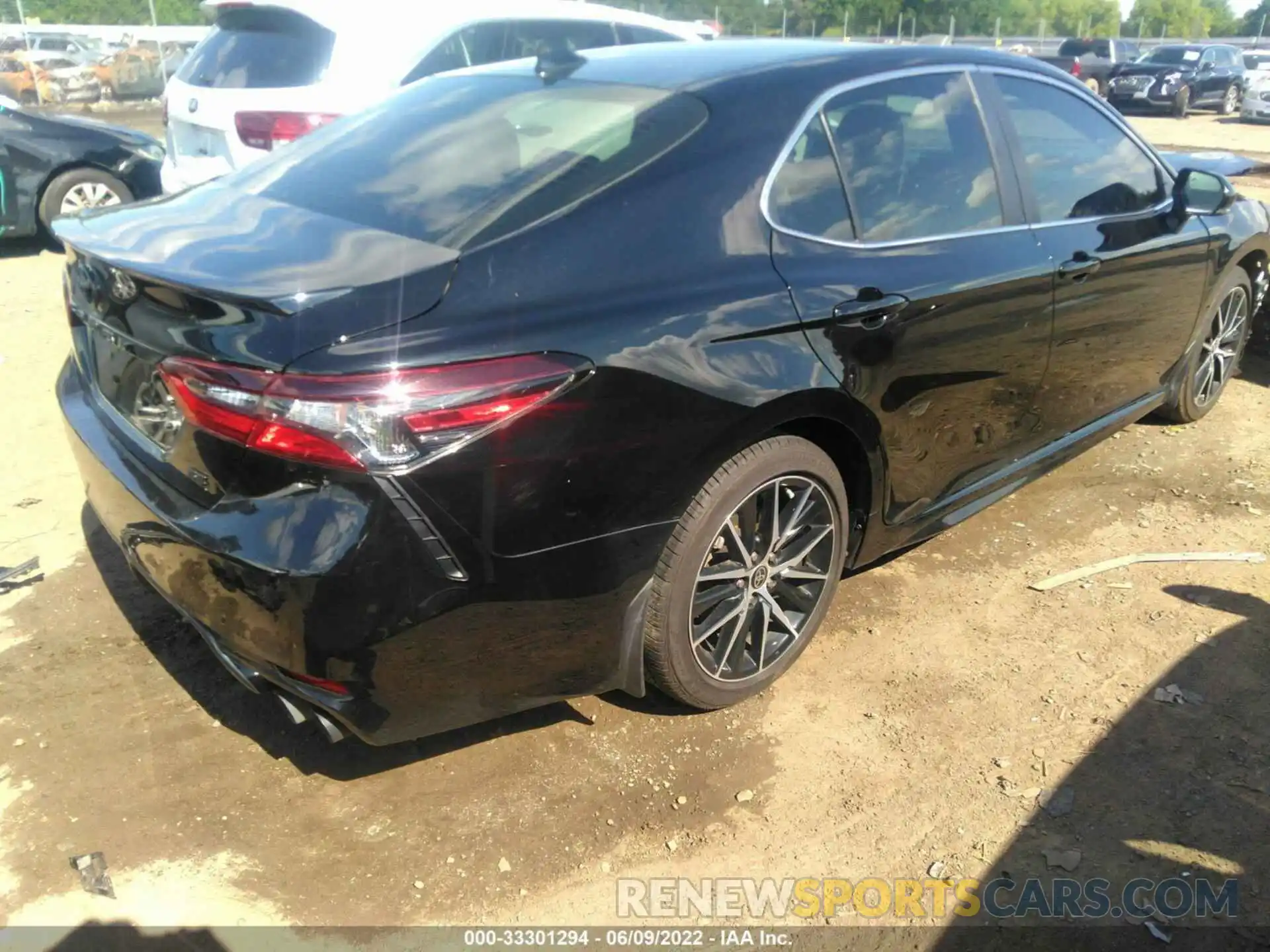 4 Photograph of a damaged car 4T1T11AK5MU571946 TOYOTA CAMRY 2021