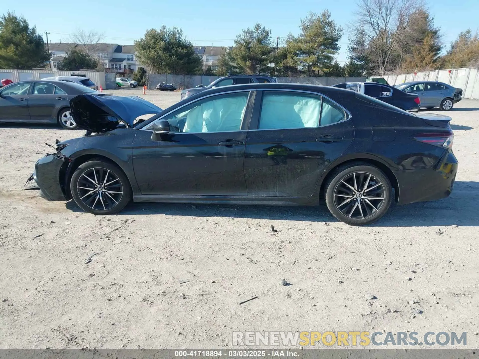 14 Photograph of a damaged car 4T1T11AK6MU402597 TOYOTA CAMRY 2021