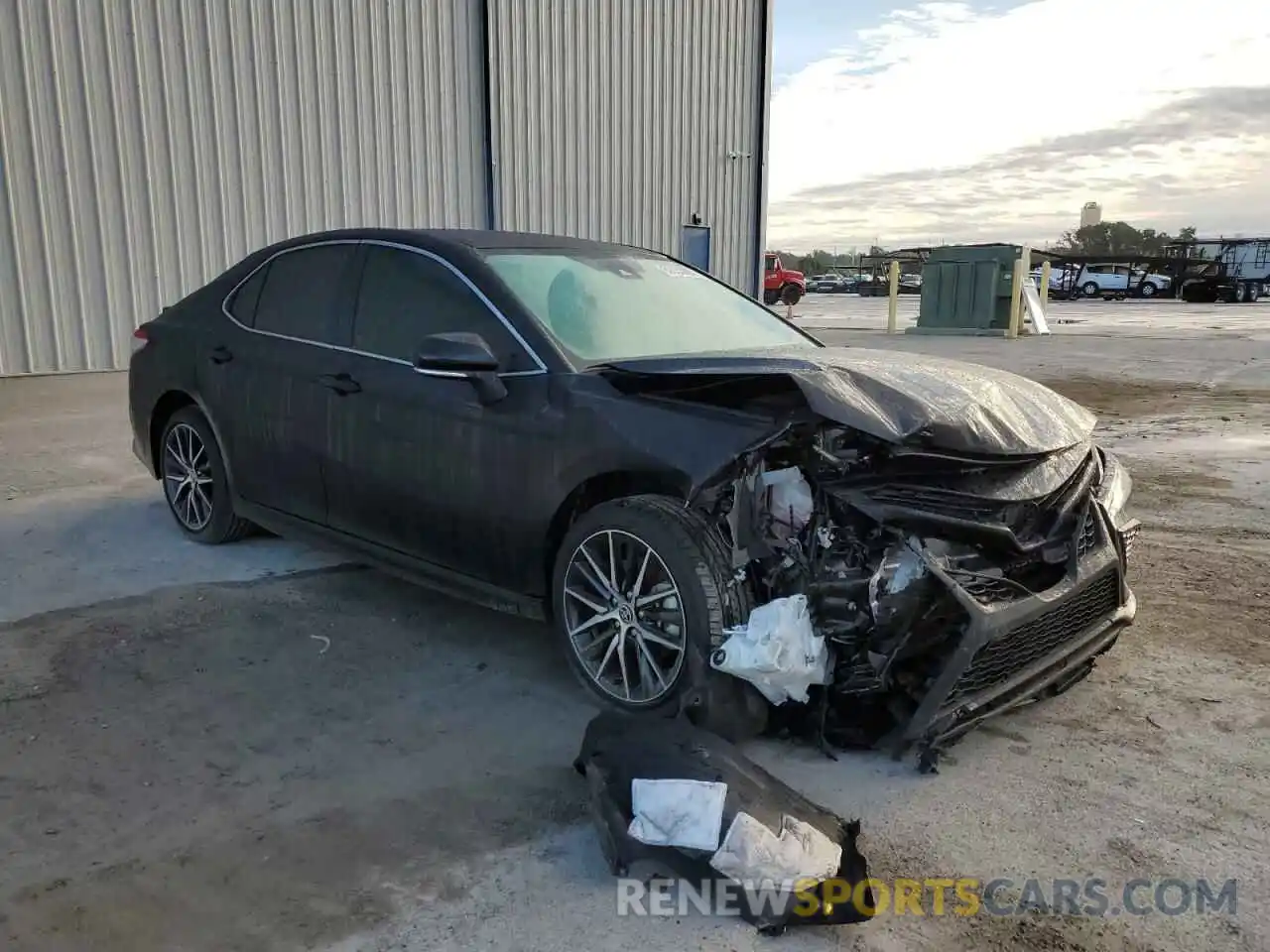 4 Photograph of a damaged car 4T1T11AK6MU425796 TOYOTA CAMRY 2021