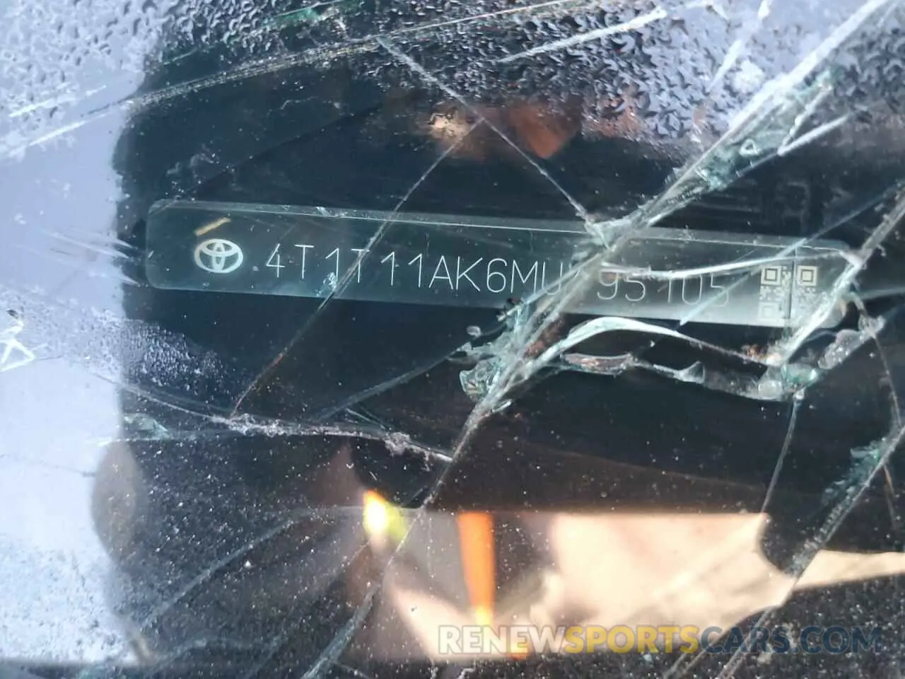 14 Photograph of a damaged car 4T1T11AK6MU495105 TOYOTA CAMRY 2021