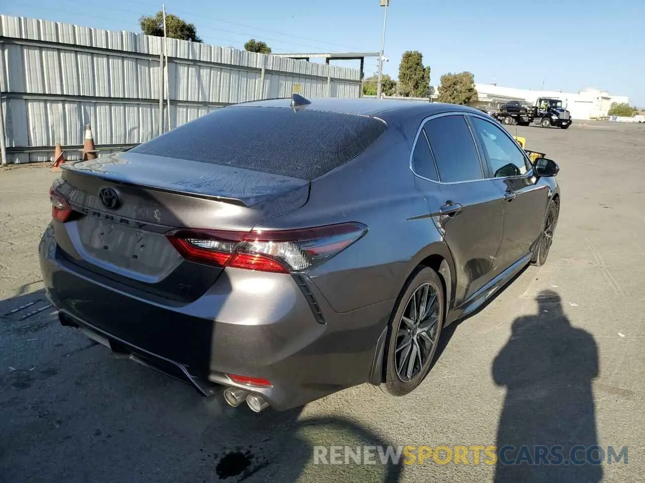 3 Photograph of a damaged car 4T1T11AK6MU495105 TOYOTA CAMRY 2021