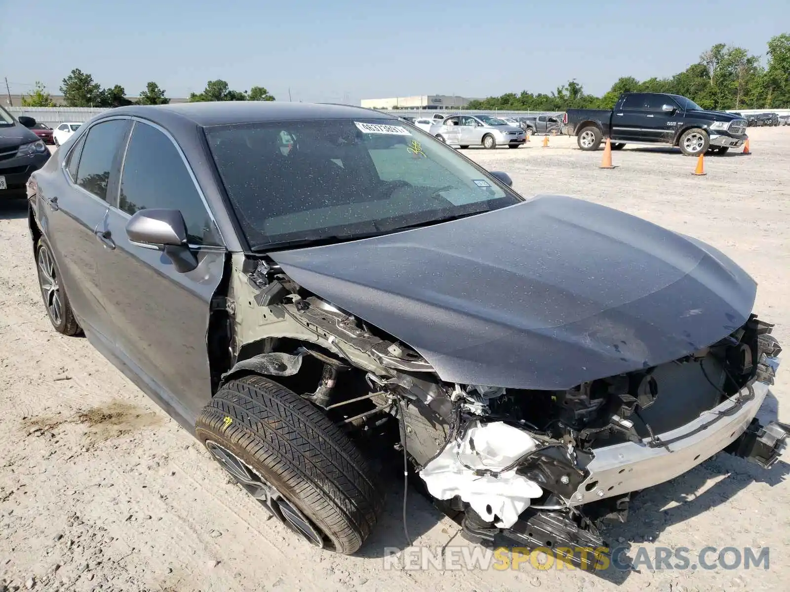 1 Photograph of a damaged car 4T1T11AK6MU519211 TOYOTA CAMRY 2021