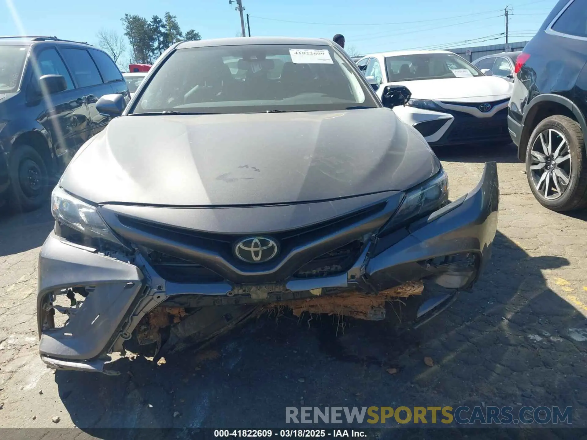 12 Photograph of a damaged car 4T1T11AK6MU562091 TOYOTA CAMRY 2021