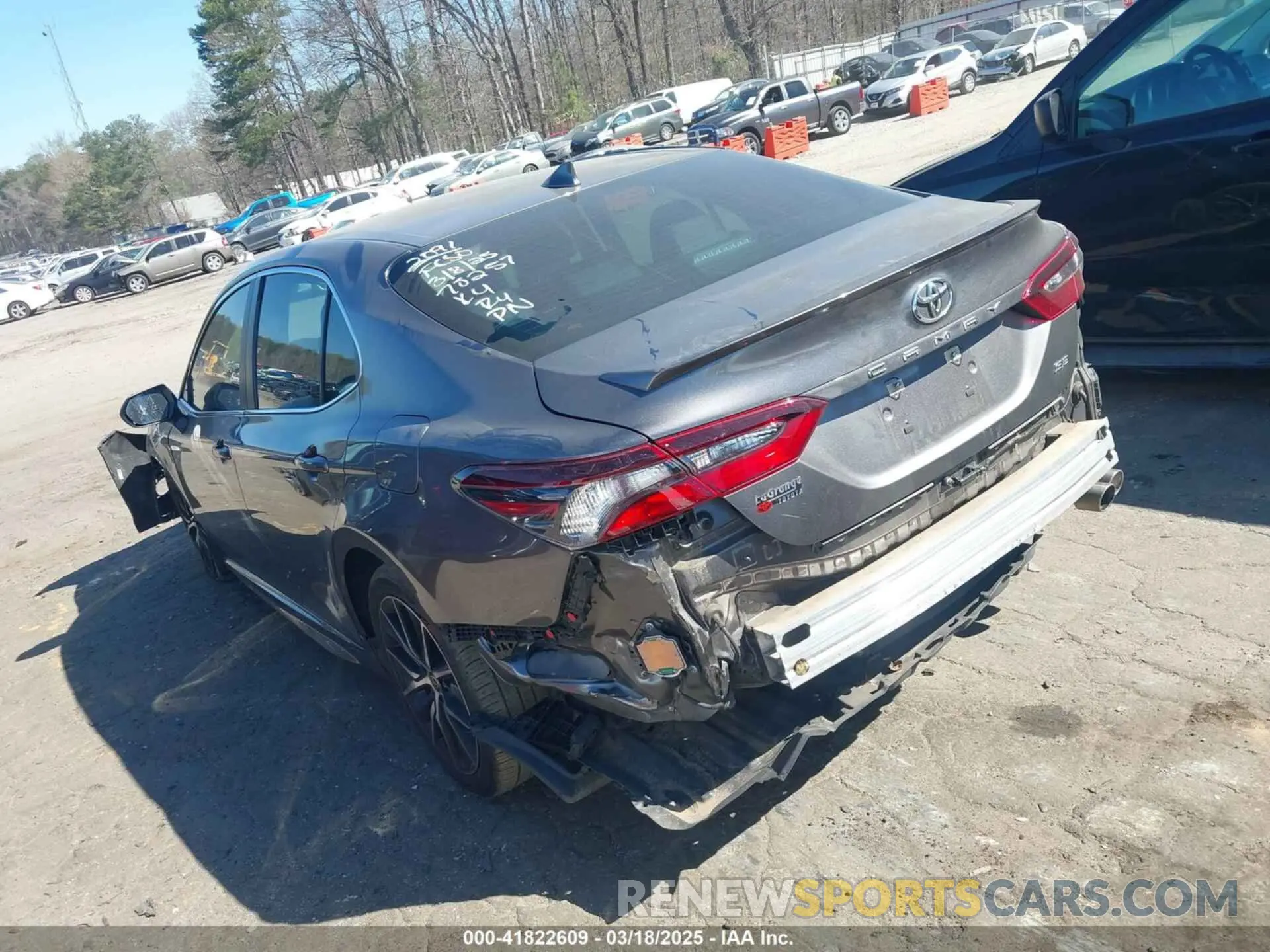 3 Photograph of a damaged car 4T1T11AK6MU562091 TOYOTA CAMRY 2021