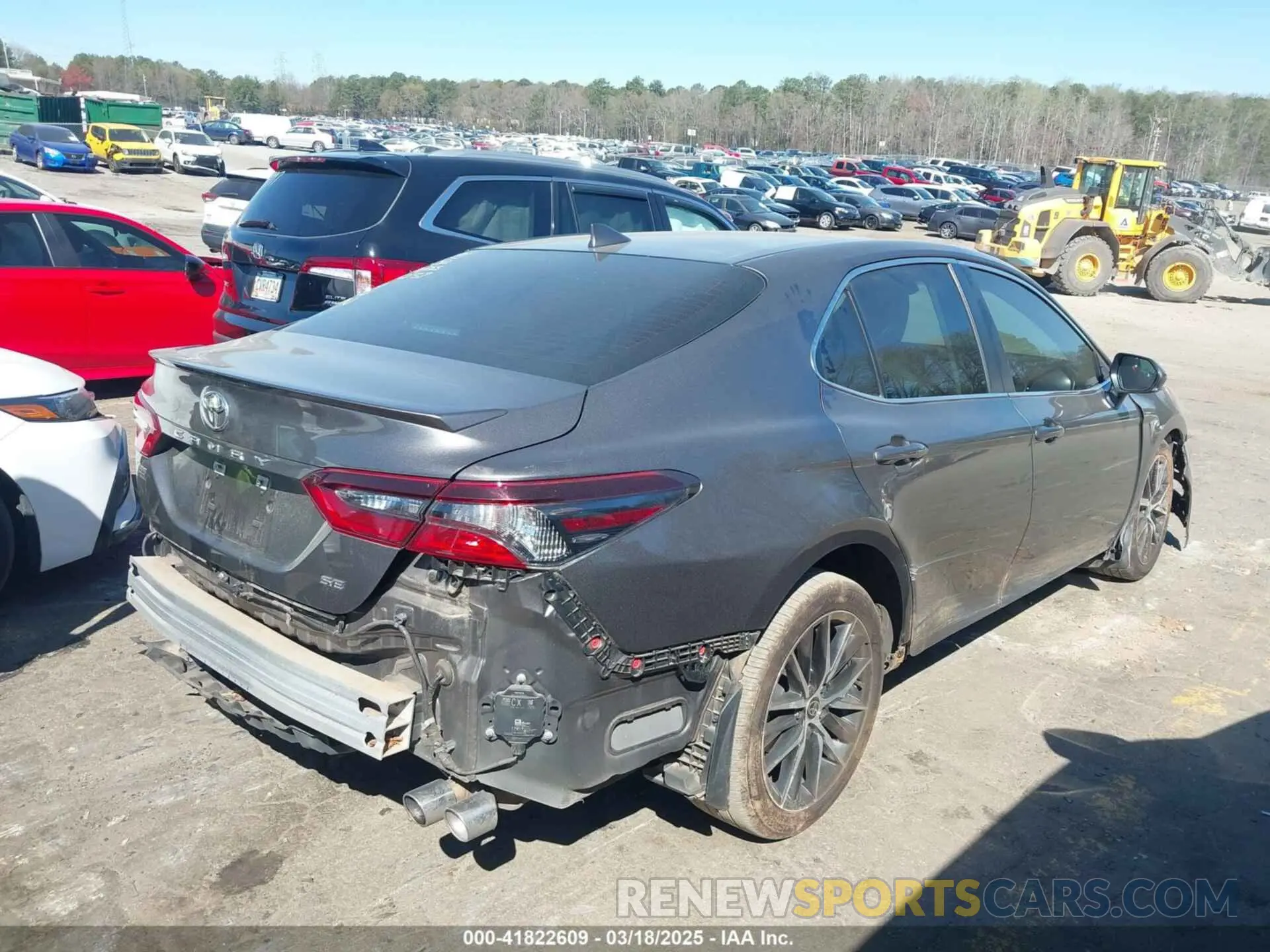 4 Photograph of a damaged car 4T1T11AK6MU562091 TOYOTA CAMRY 2021