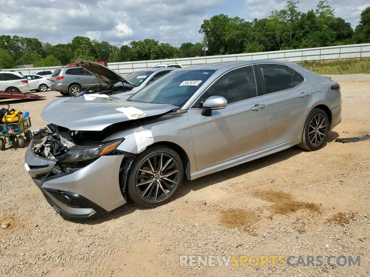 1 Photograph of a damaged car 4T1T11AK6MU589811 TOYOTA CAMRY 2021