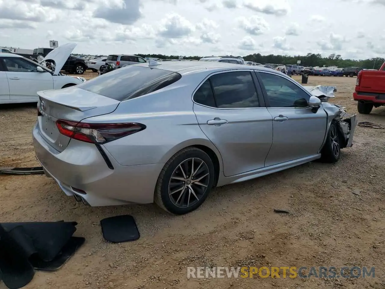 3 Photograph of a damaged car 4T1T11AK6MU589811 TOYOTA CAMRY 2021