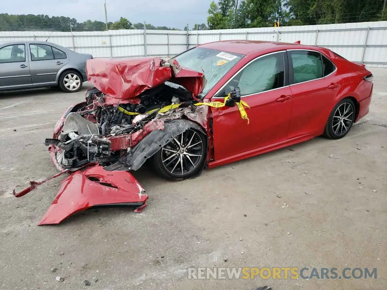 1 Photograph of a damaged car 4T1T11AK7MU490320 TOYOTA CAMRY 2021