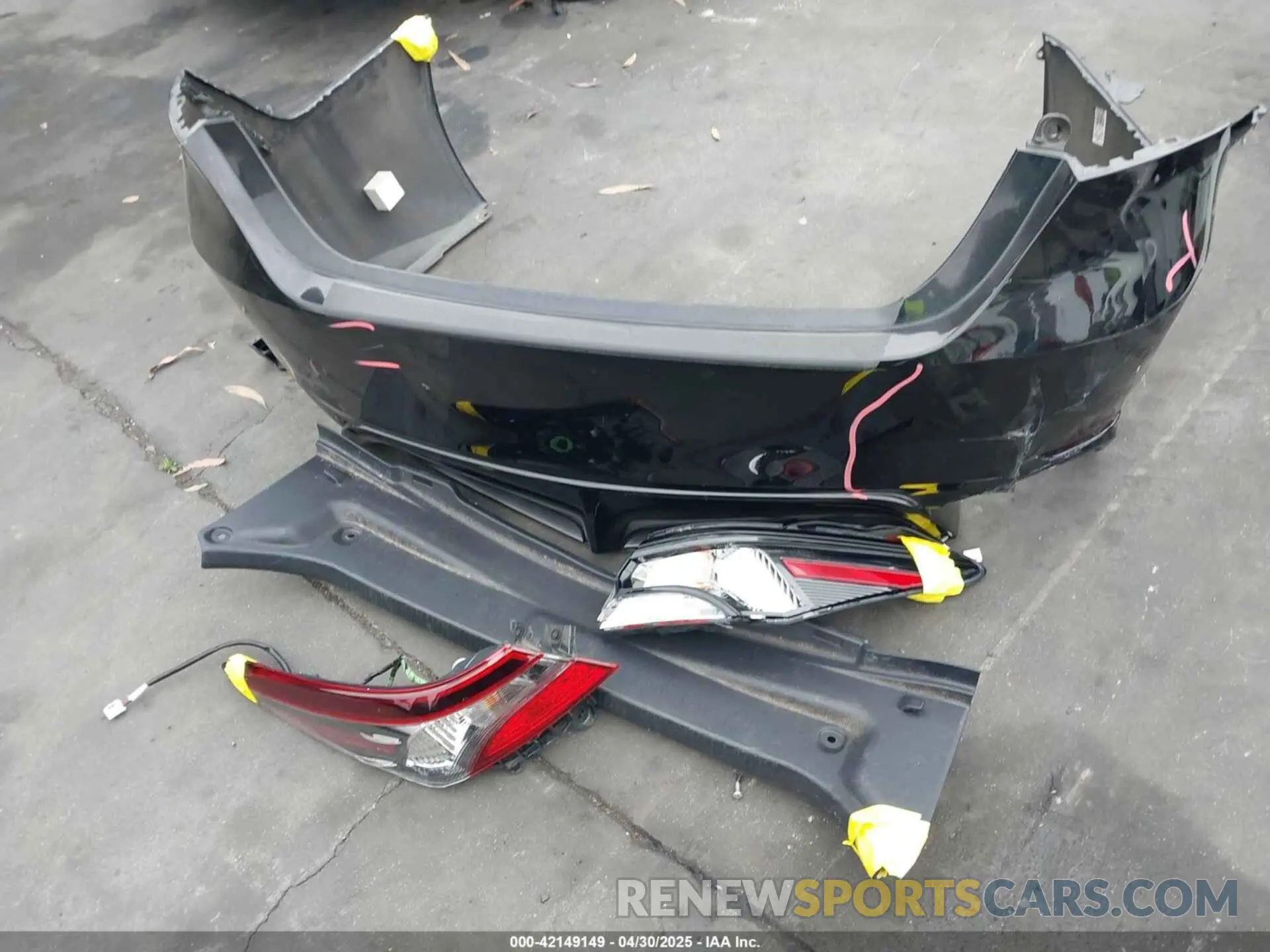 12 Photograph of a damaged car 4T1T11AK7MU546224 TOYOTA CAMRY 2021