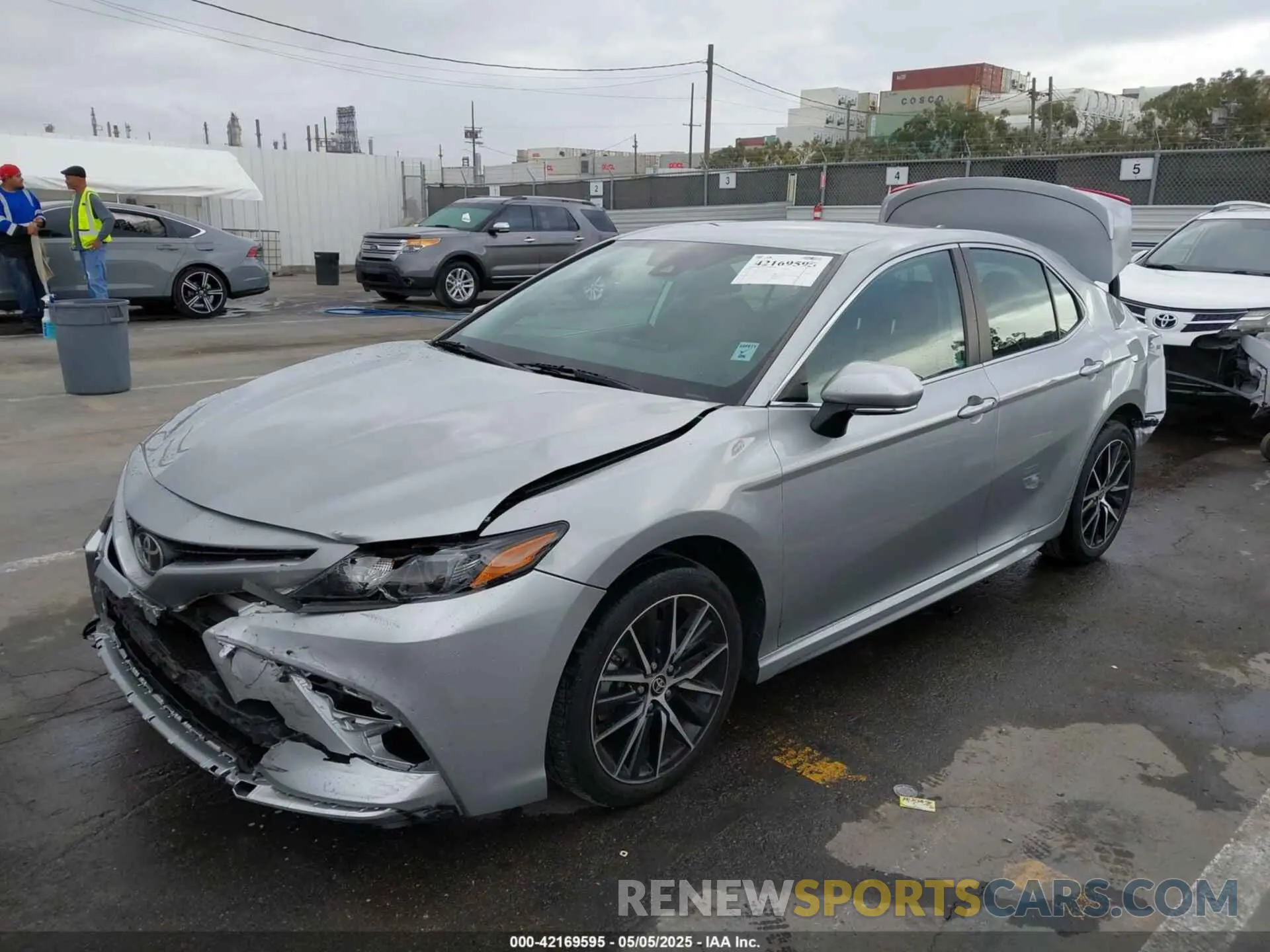 2 Photograph of a damaged car 4T1T11AK7MU563461 TOYOTA CAMRY 2021
