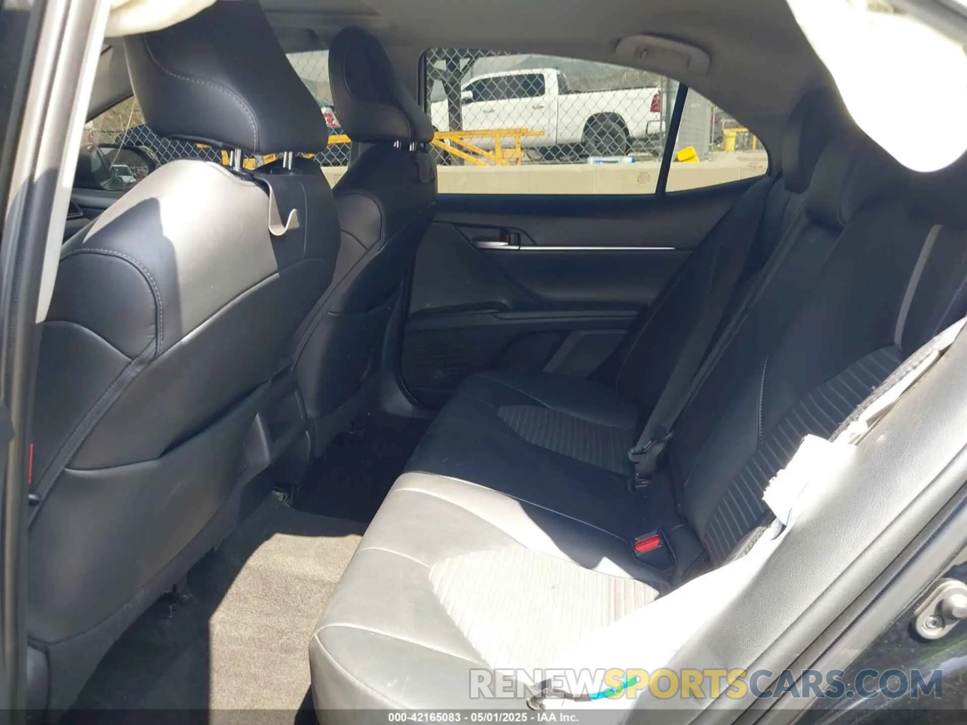8 Photograph of a damaged car 4T1T11AK7MU615798 TOYOTA CAMRY 2021