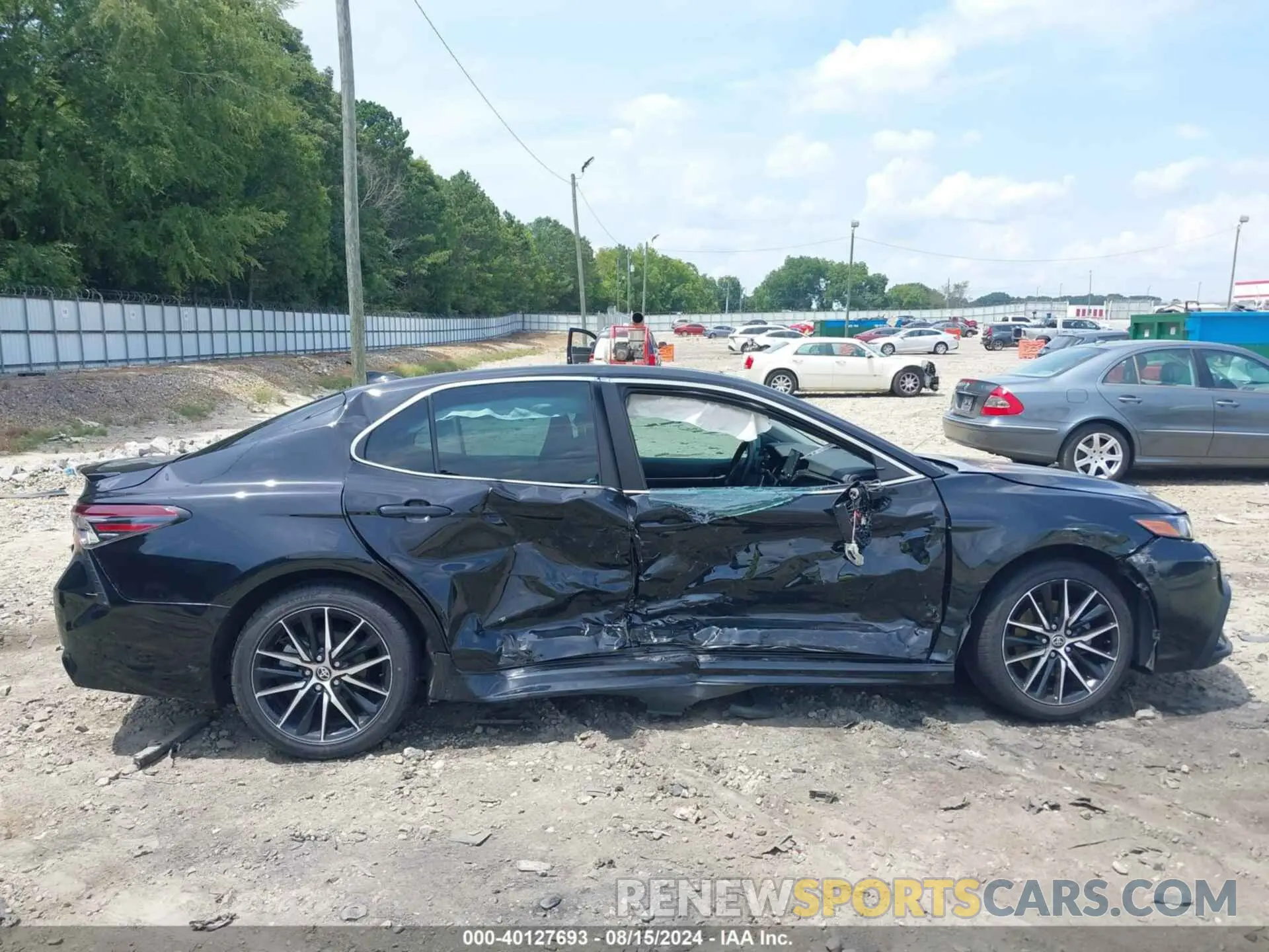 14 Photograph of a damaged car 4T1T11AK8MU479486 TOYOTA CAMRY 2021
