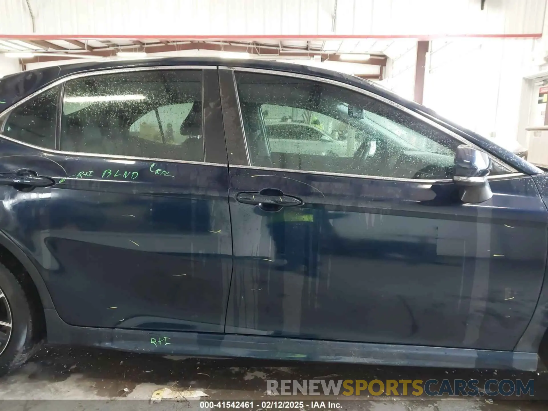 13 Photograph of a damaged car 4T1T11AK8MU480461 TOYOTA CAMRY 2021