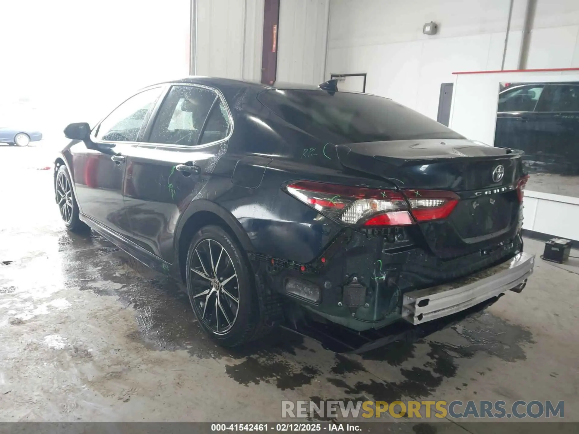 3 Photograph of a damaged car 4T1T11AK8MU480461 TOYOTA CAMRY 2021