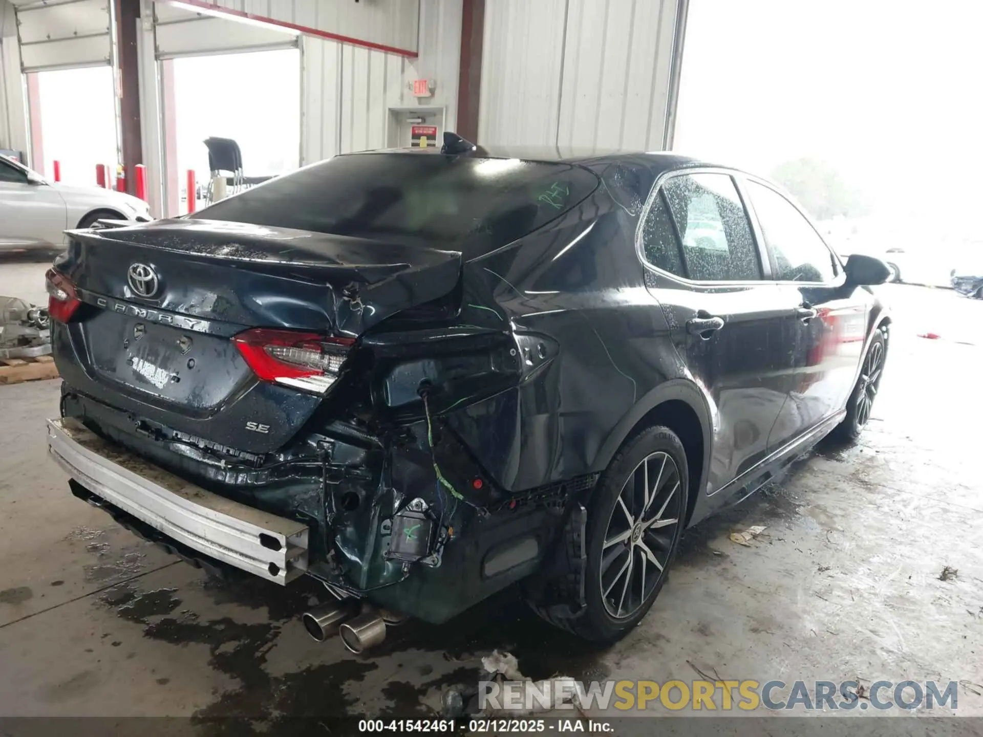 4 Photograph of a damaged car 4T1T11AK8MU480461 TOYOTA CAMRY 2021