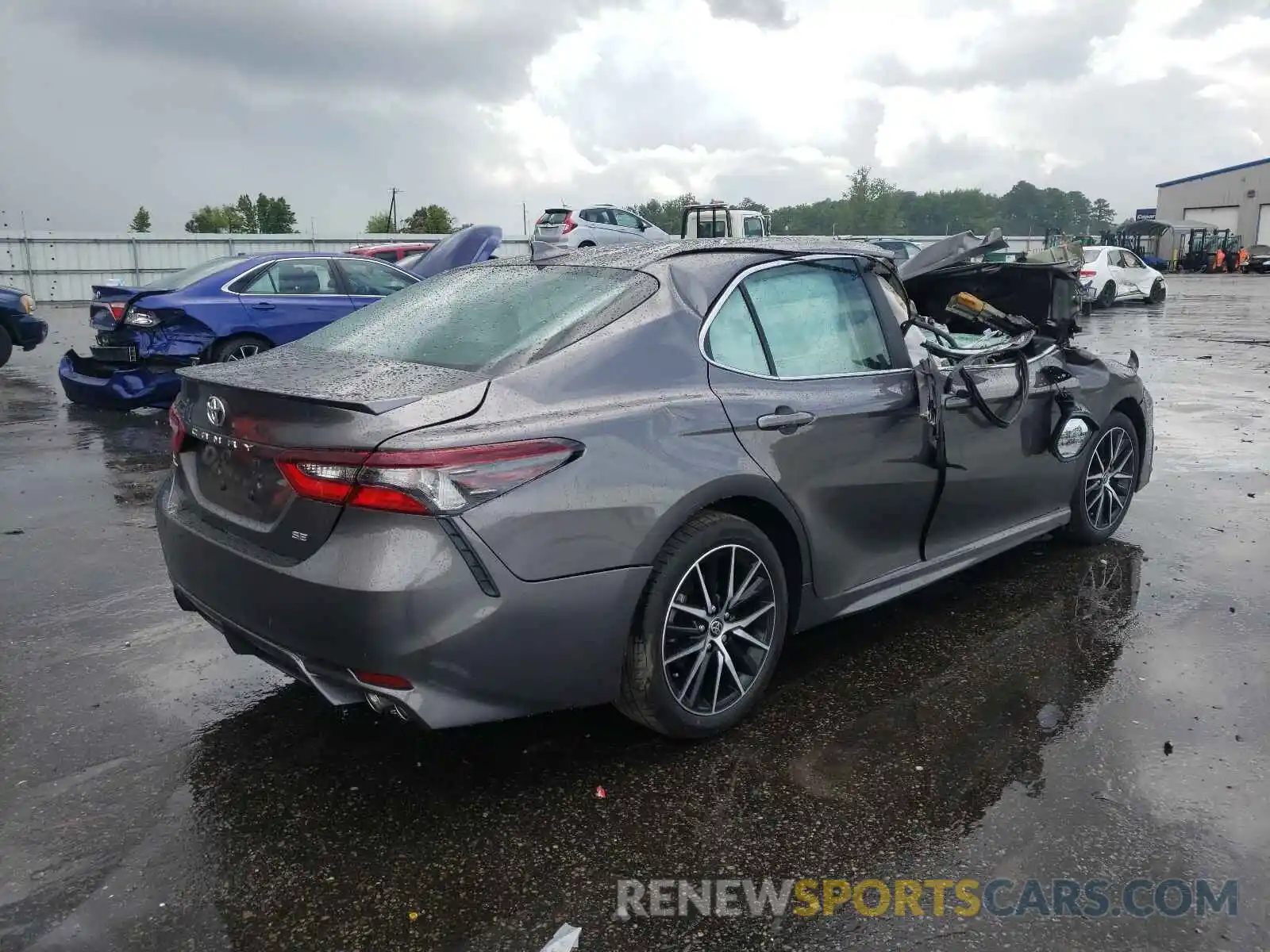 4 Photograph of a damaged car 4T1T11AK8MU575229 TOYOTA CAMRY 2021