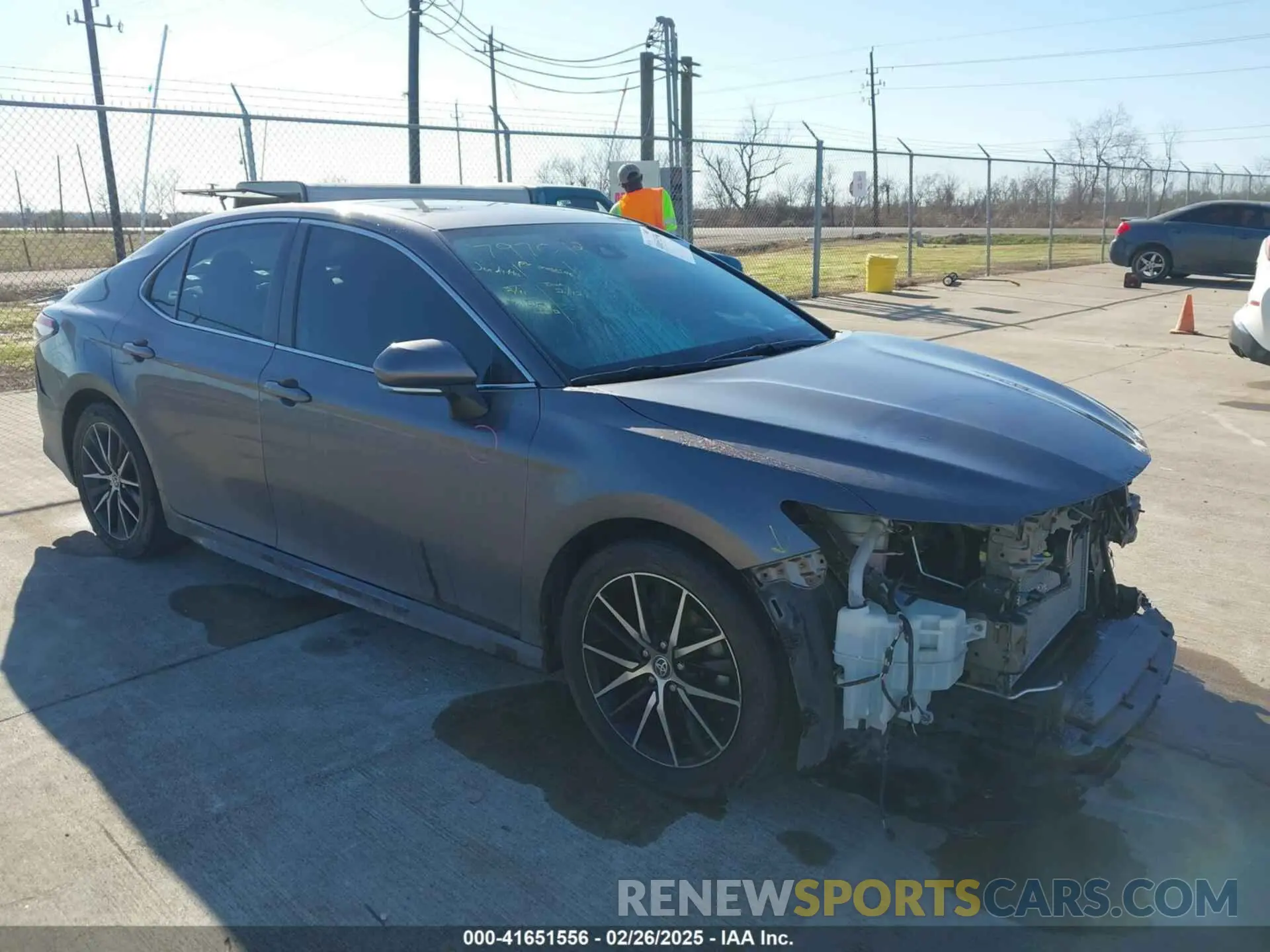 1 Photograph of a damaged car 4T1T11AK8MU589941 TOYOTA CAMRY 2021
