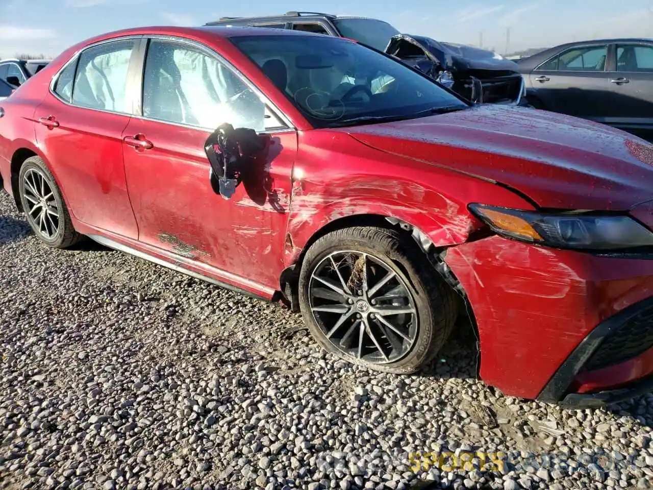 9 Photograph of a damaged car 4T1T11AK9MU437537 TOYOTA CAMRY 2021